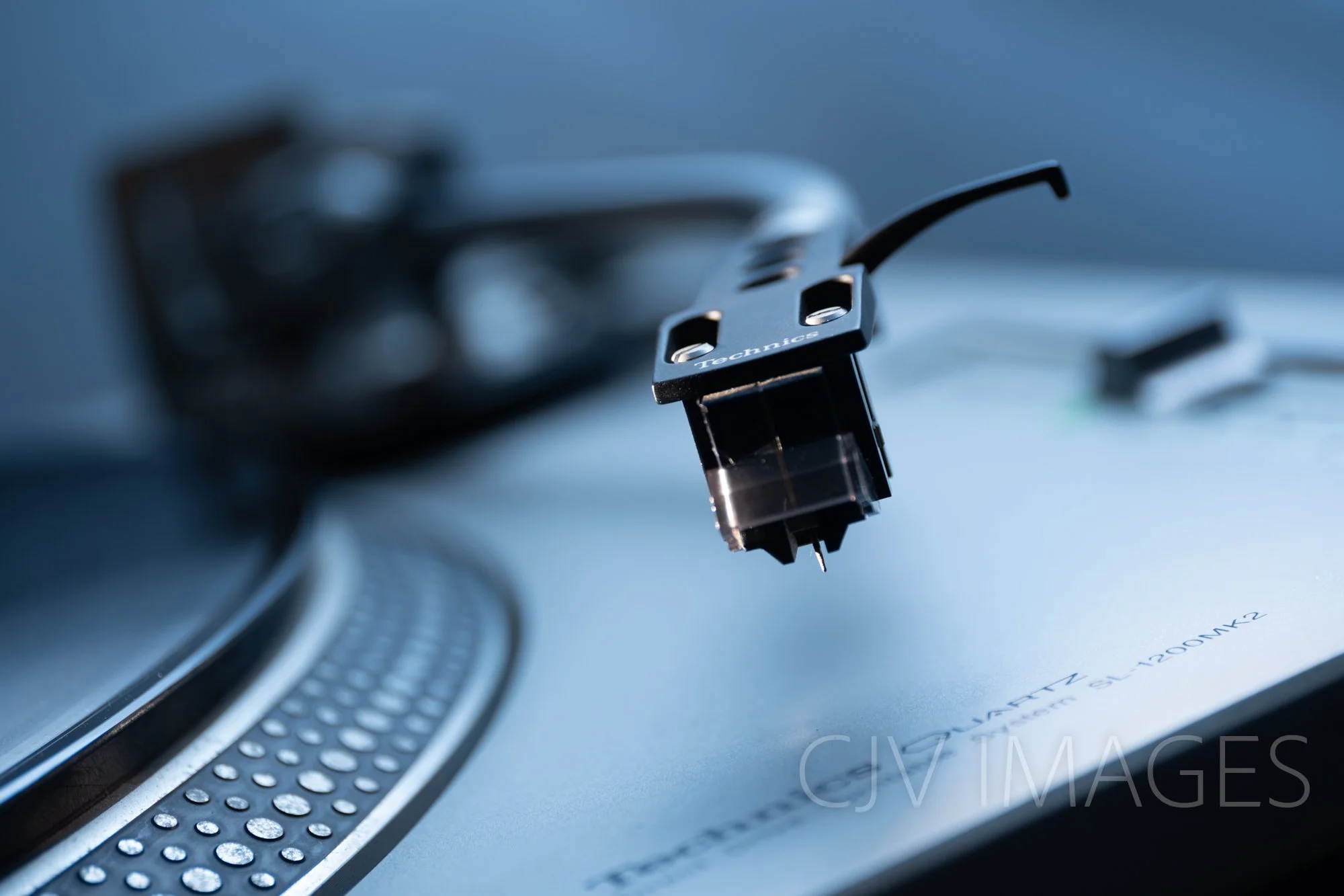ELECTRONICS- TURNTABLE #0050