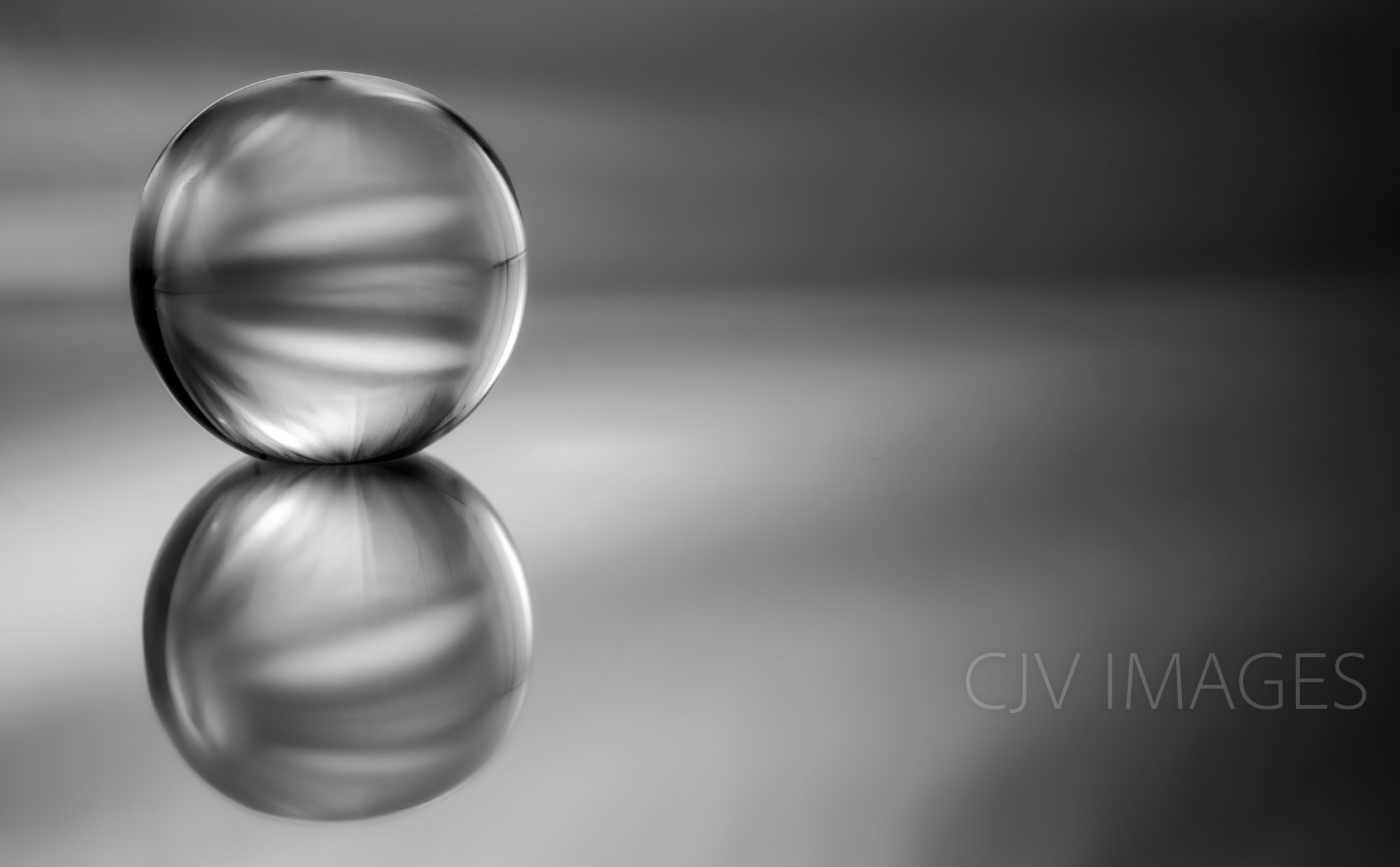 GLASS- GLASS GLOBE BW #5264