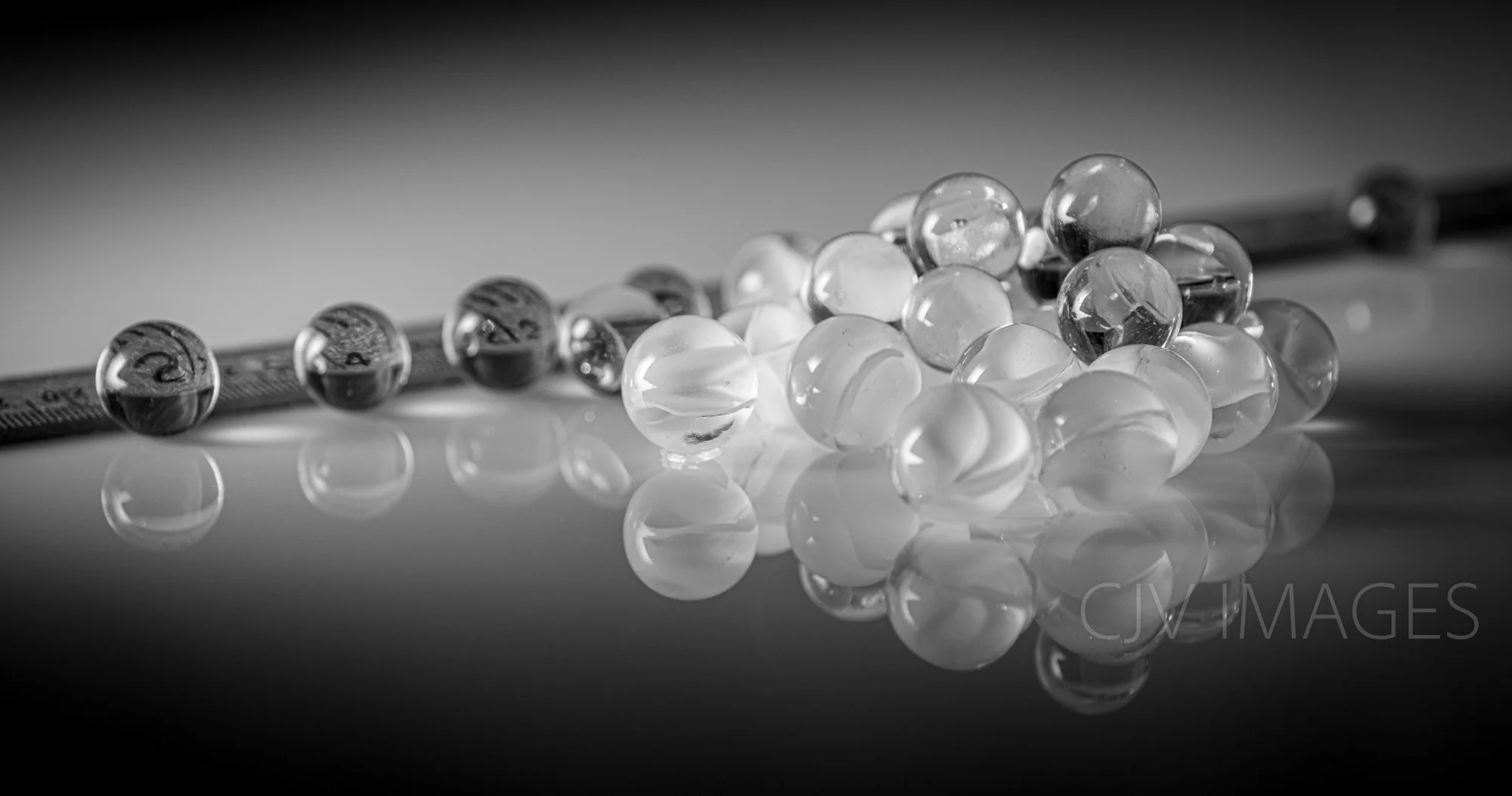 GLASS- MARBLE CATS EYE 16mm- CLEAR14mm BW #1367