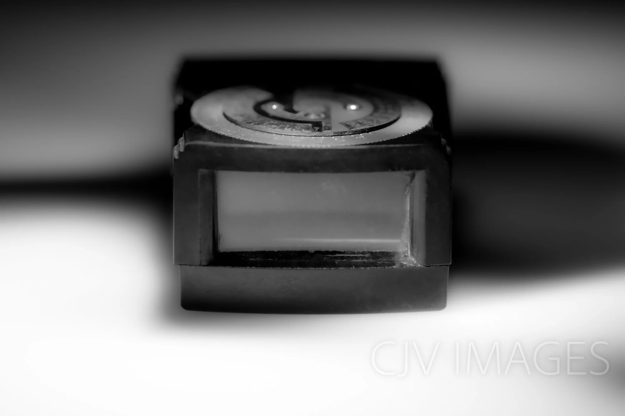 ELECTRONICS- LIGHT METERS- DEJUR CIRCA 1940'S bw #1031