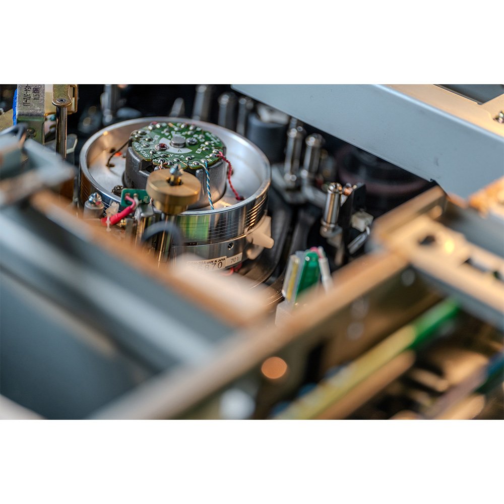 ELECTRONICS- Sony PVW-2800 #1121