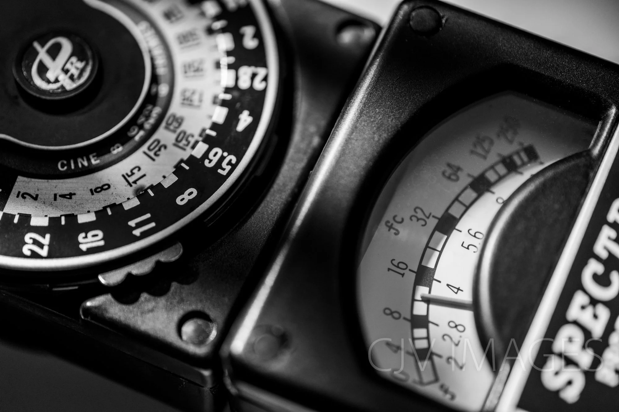 ELECTRONICS- LIGHT METERS- SPECTRA bw #0967