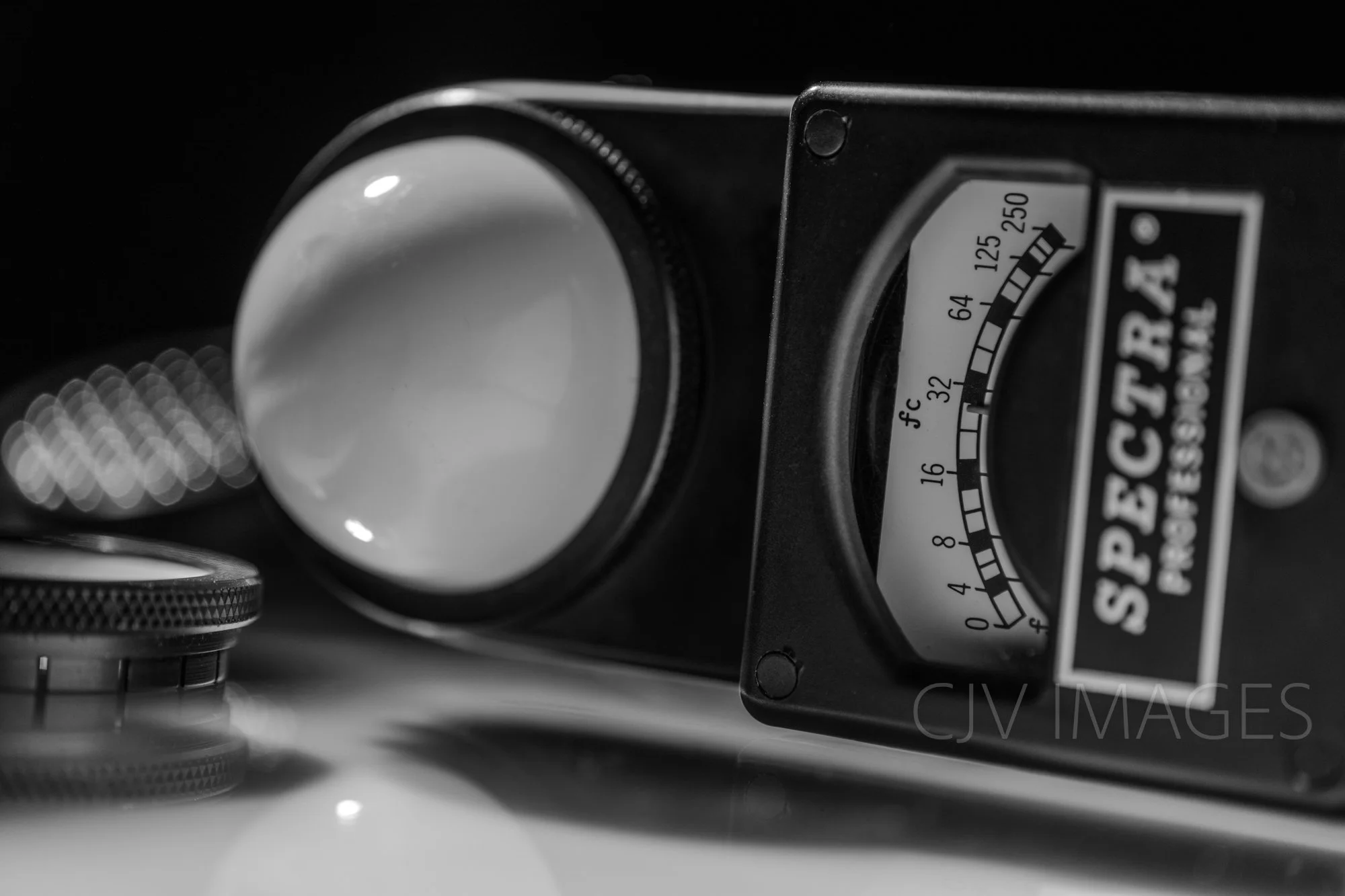 ELECTRONICS- LIGHT METERS- SPECTRA BW #0943.JPG