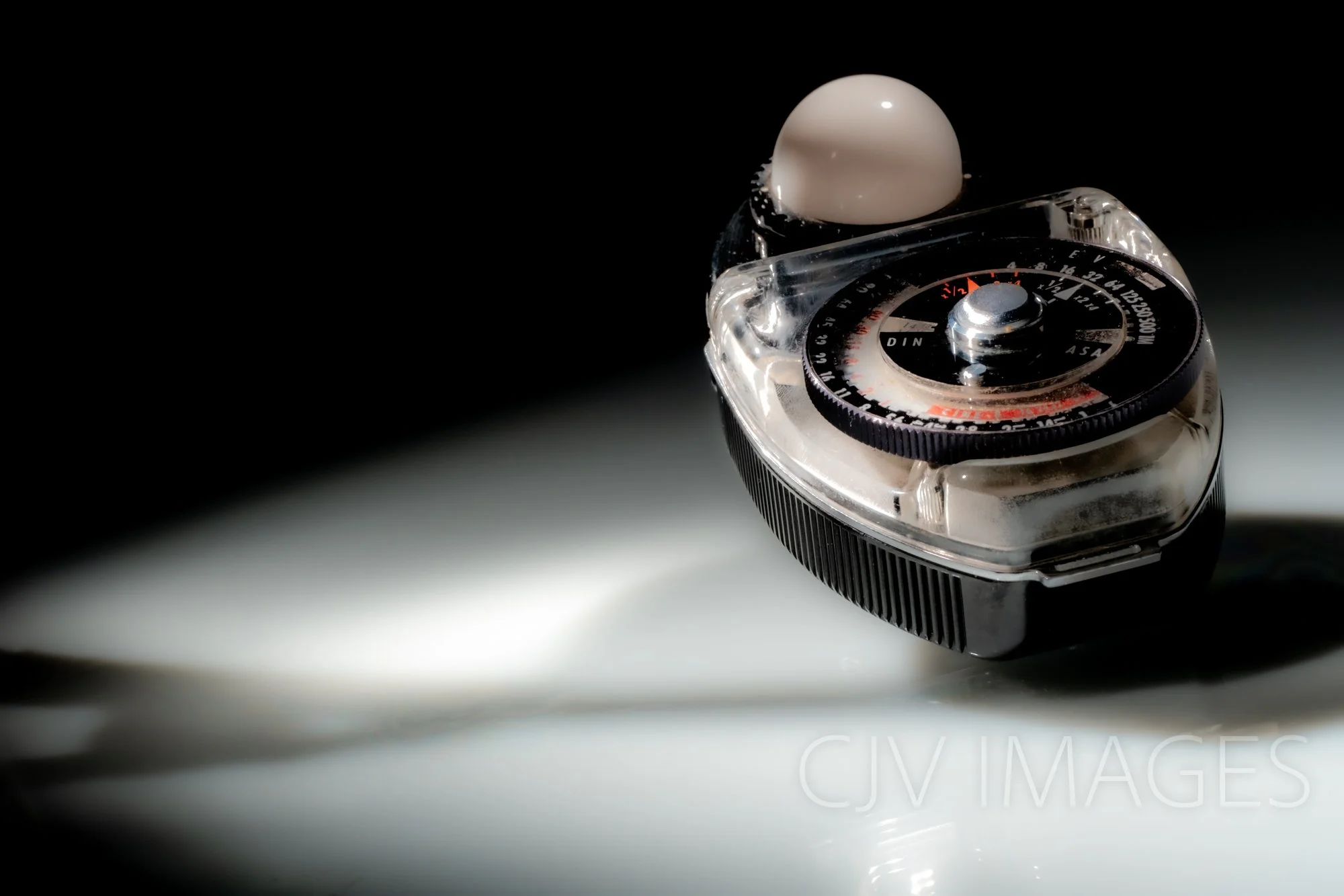 ELECTRONICS- LIGHT METERS- SEKONIC CROPPED #1018