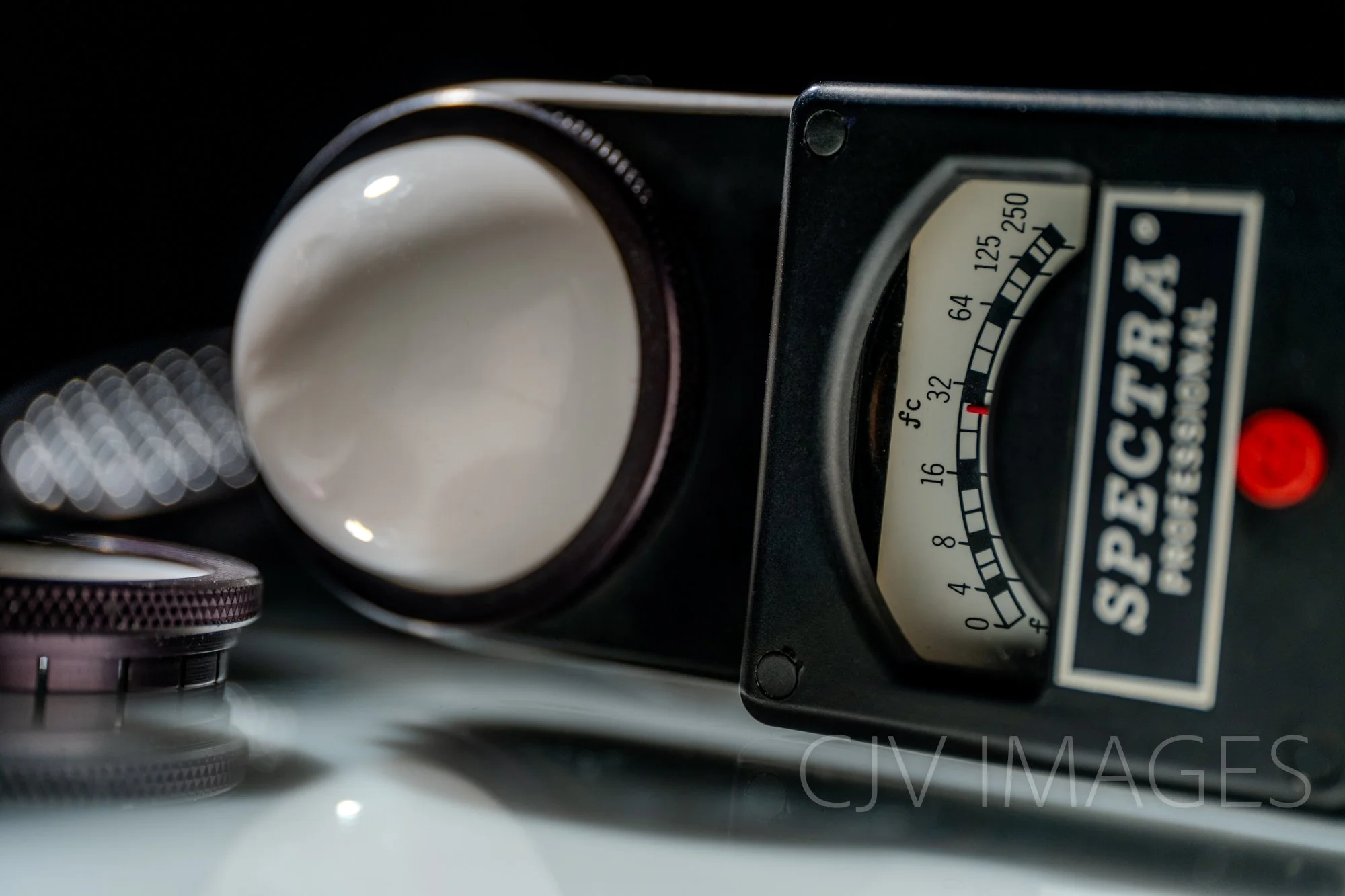 ELECTRONICS- LIGHT METERS- SPECTRA #0943