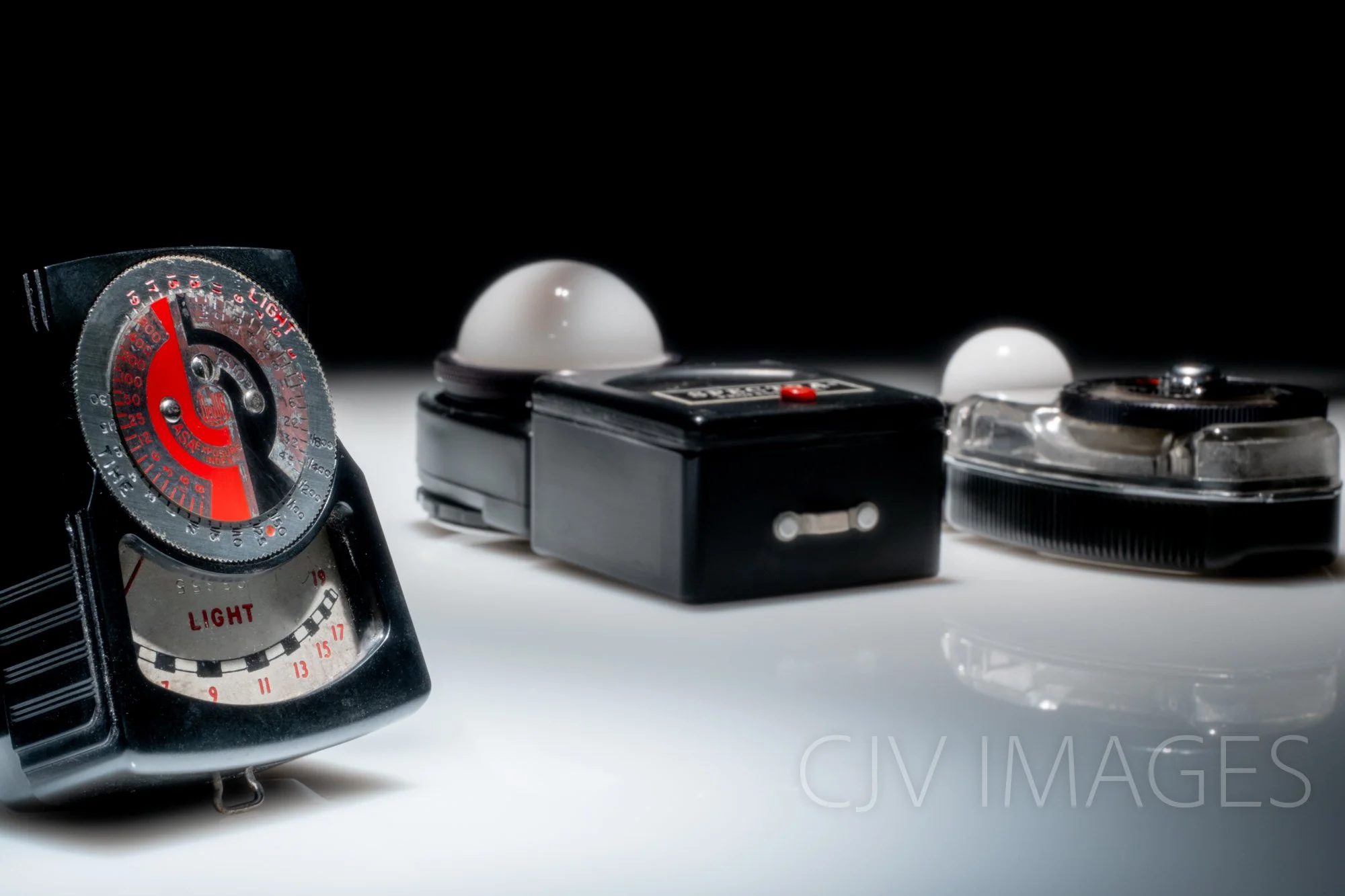 ELECTRONICS- LIGHT METERS- DEJUR,SEKONIC. SPECTRA #1048