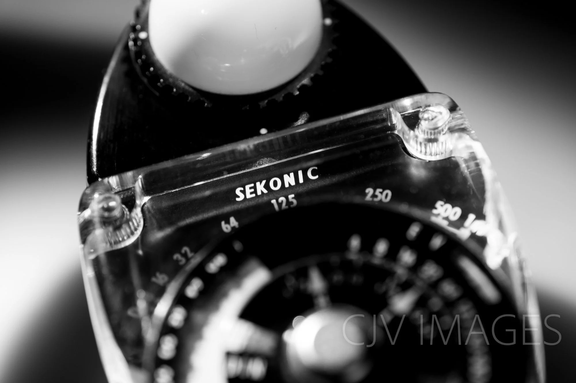 ELECTRONICS- LIGHT METERS- SEKONIC CROPPED bw #1022