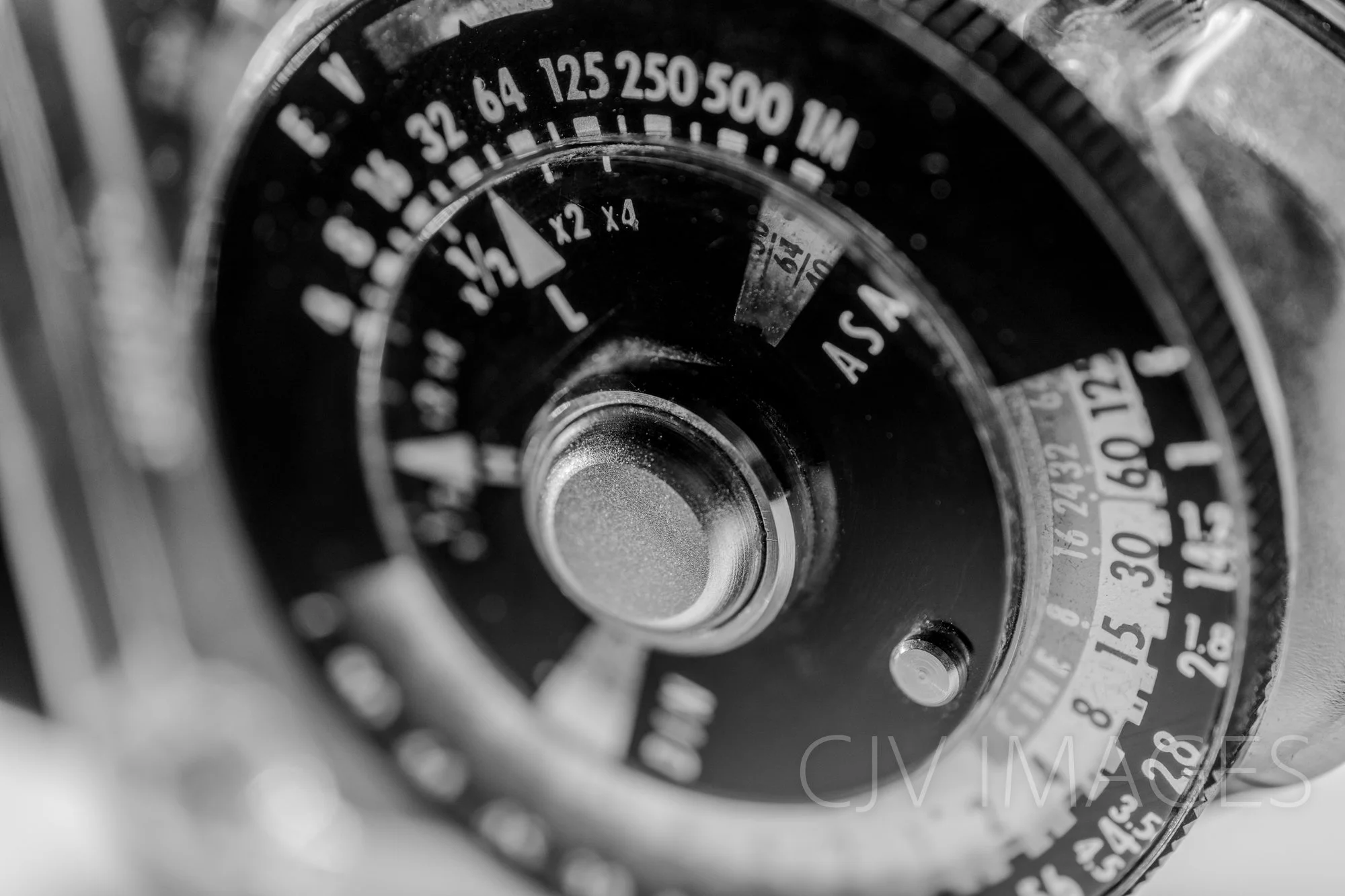 ELECTRONICS- LIGHT METERS- SEKONIC bw #1010