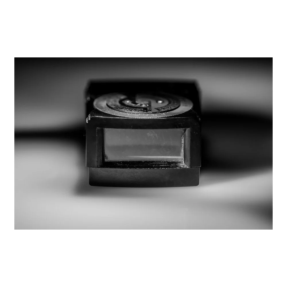 Light Meter Dejur 1031 BW-Web.jpg