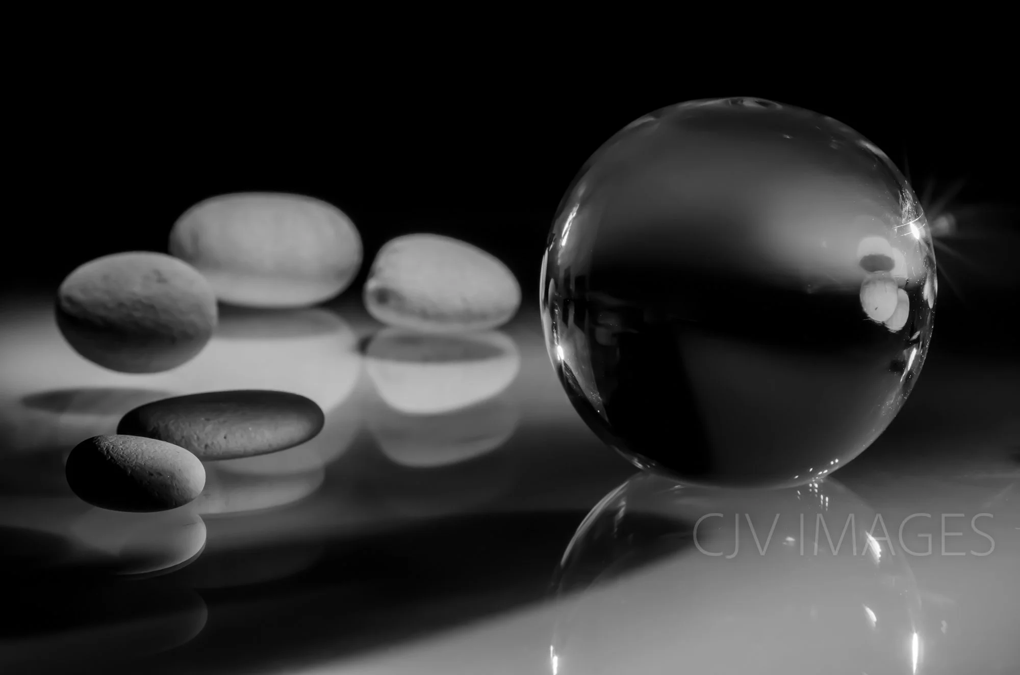 GLASS- GLASS GLOBE BW #5230