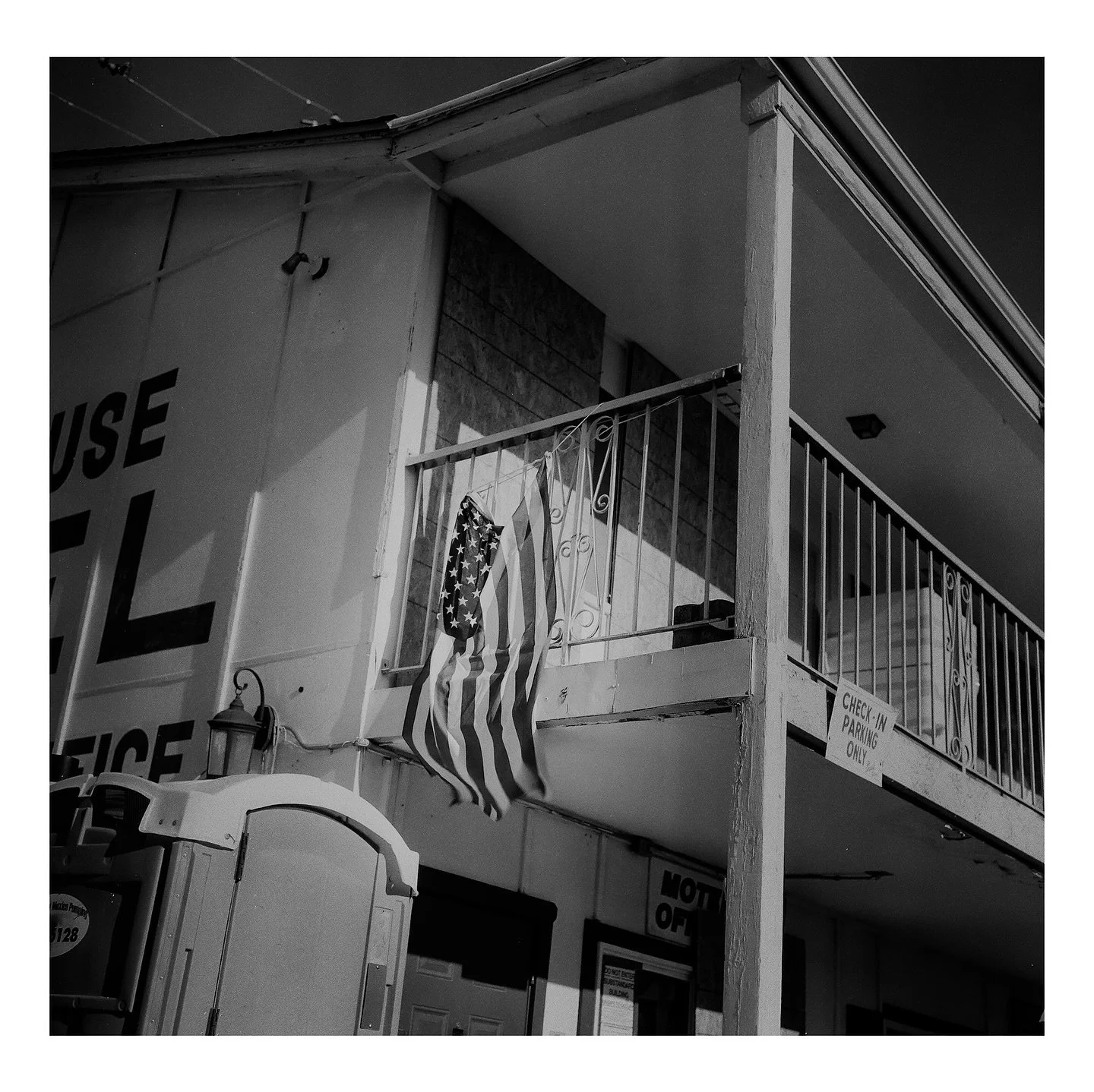 Happy 4th y&rsquo;all. Had been waiting to post this one but it&rsquo;s definitely fitting. Be safe with fireworks.🎆
&bull;
Camera 📷: #rolleiflex35f 
Film 🎞️: @ilfordphoto XP-2
Film lab 🧪: @pictureperfectfilmlab 
&bull;
&bull;
&bull;
#4thofjuly #