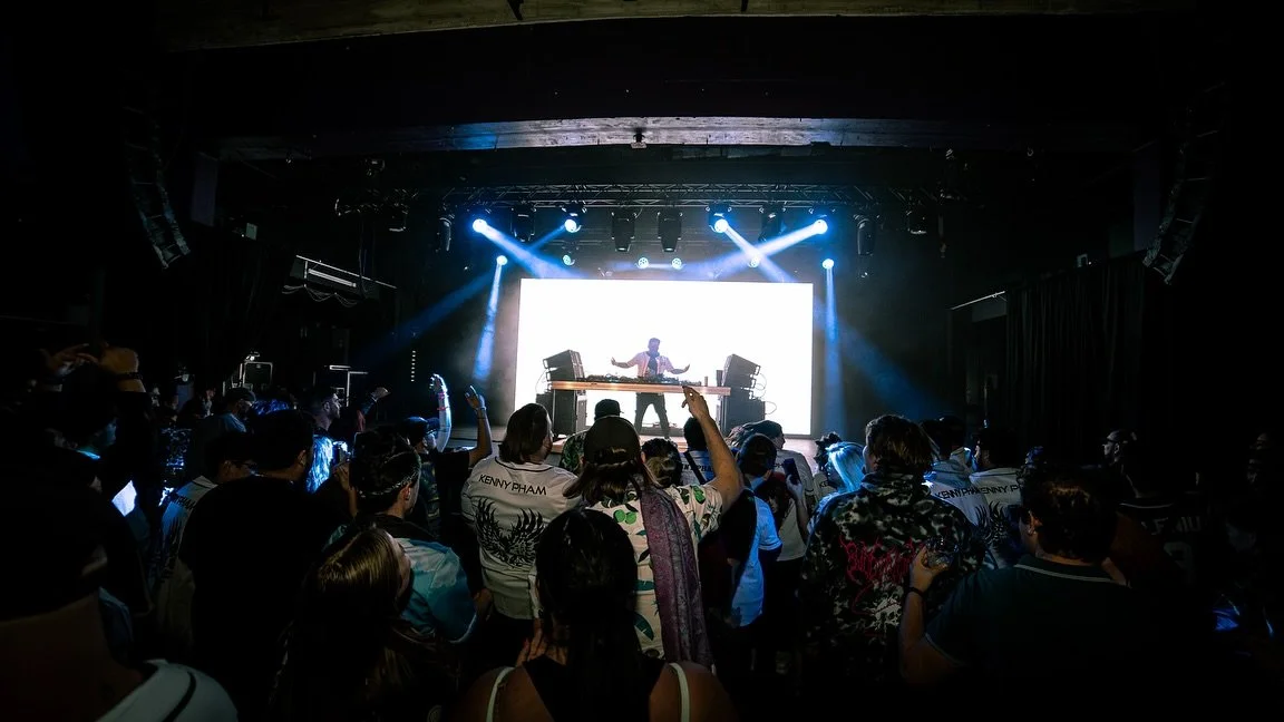 I got to shoot for @kennyphammmmm last weekend and the support and talent this man has is Huge, I am a Techno head not too much into bass or dubstep but he took me back to maybe 10 years ago when Melodic Bass is what I used to listen all the time (I 