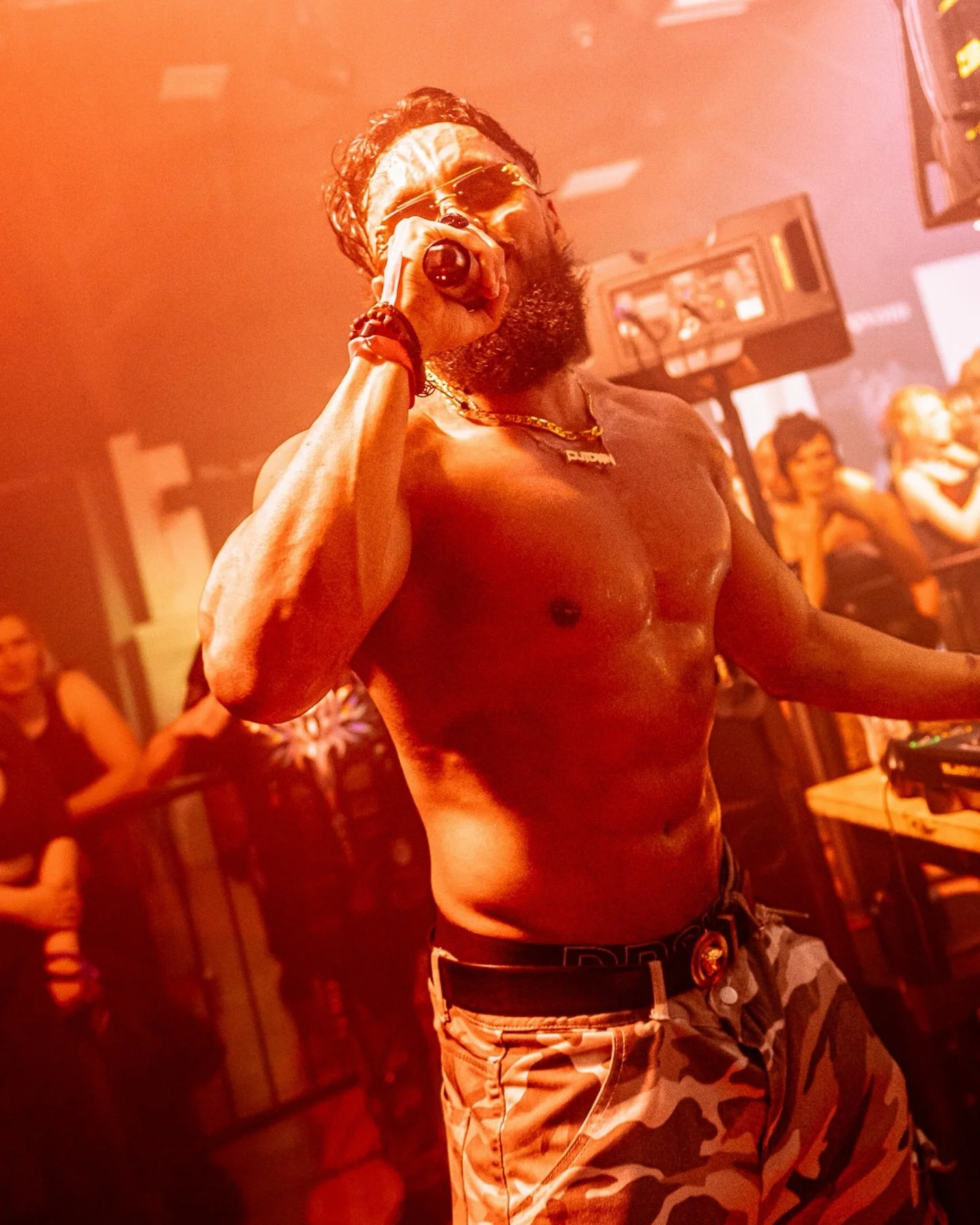 Last weekend was NUTS, whole night was straight up chaos and @blaqvoid decided to bring nothing but the G of the G&rsquo;s @cutdwn.exe 

Thanks for having me @cutdwn.exe you made me rage for one hour straight to such sick tracks 😭🔥 and @ionic.techn