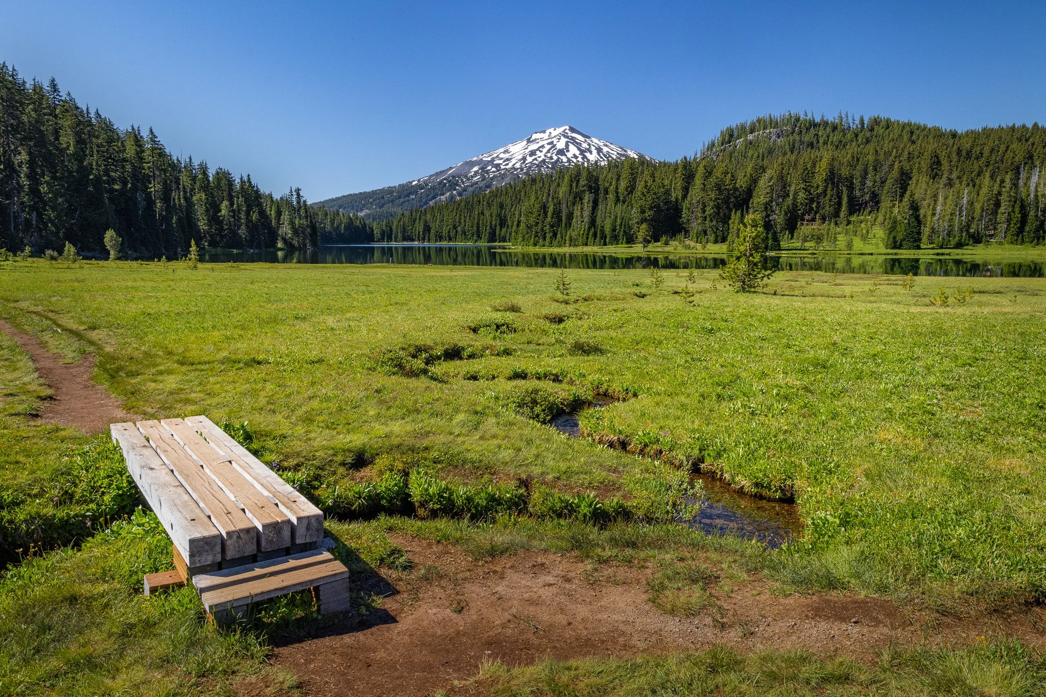  A beautiful day at Todd Lake in Oregon   