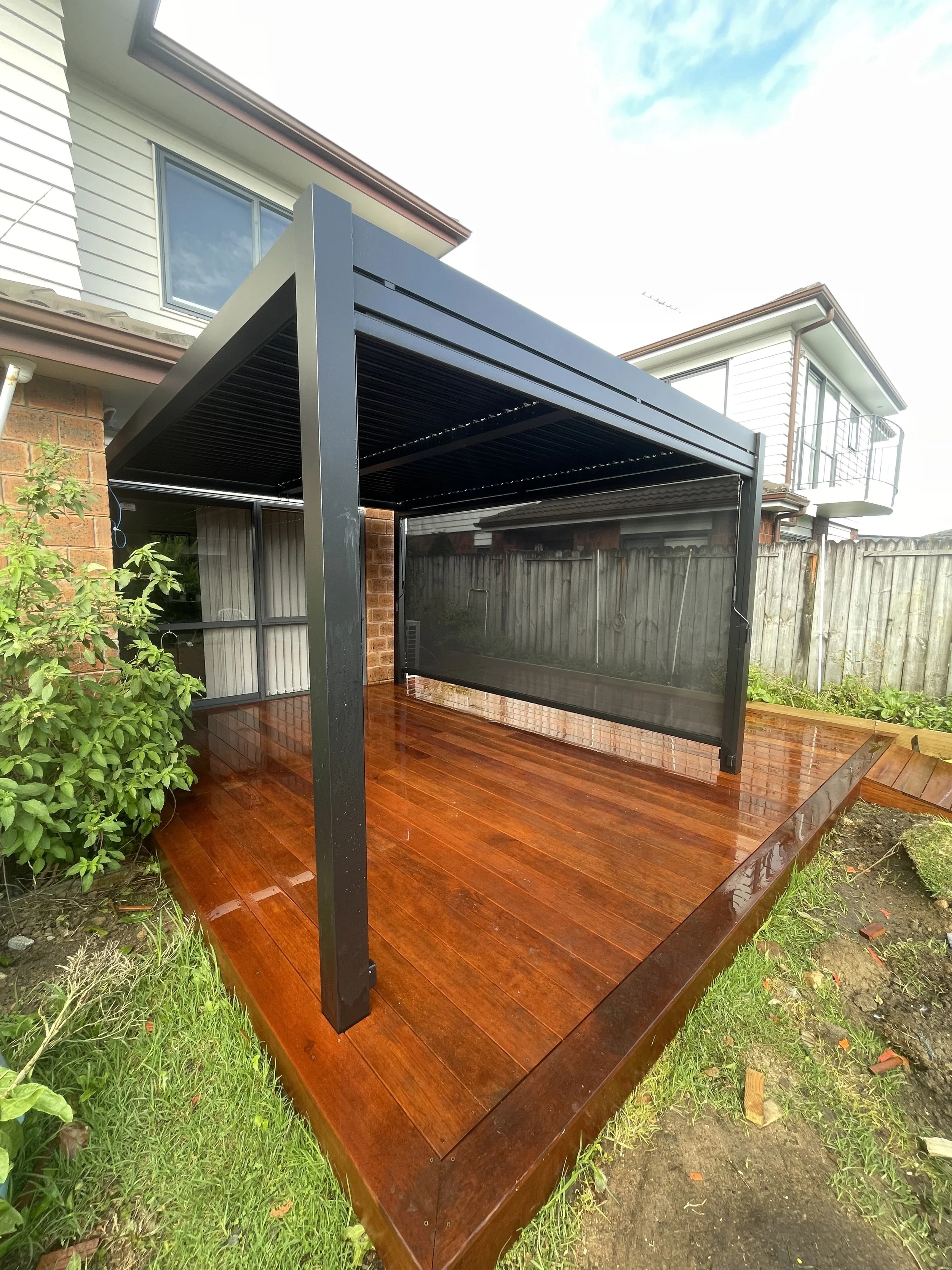 Oranssi project: wraparound deck