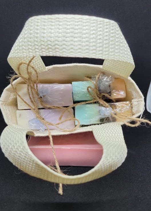 Bubble+of+beauty+soap+totes+INSIDE+.jpg