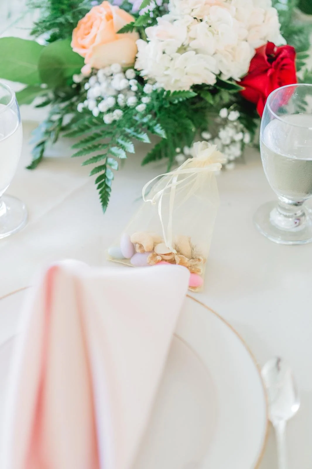 Napkins and center pieces.jpg
