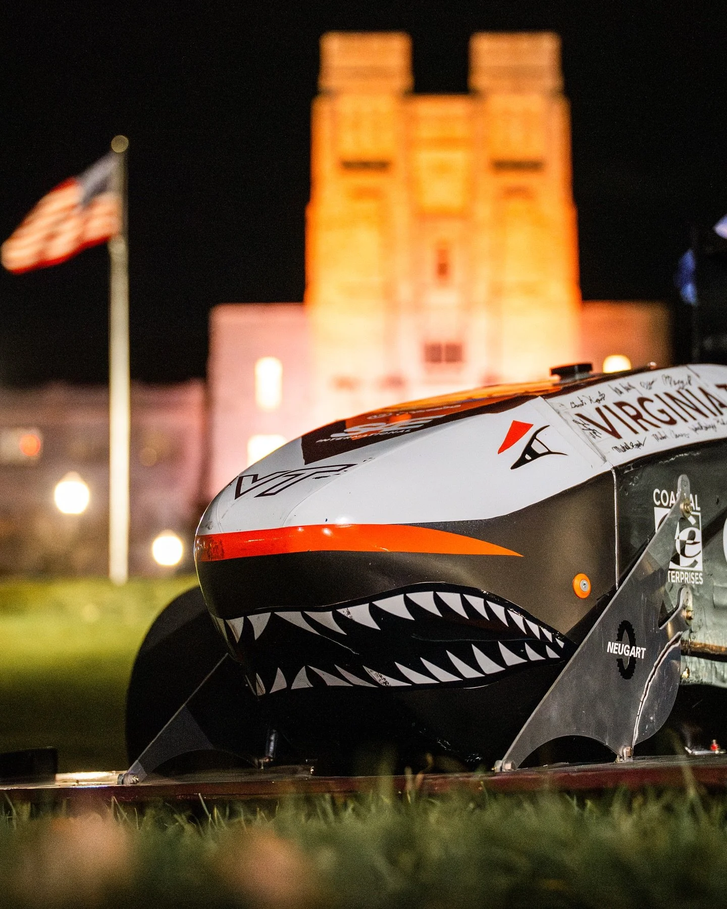 Burruss and the Beast 🌹

#FormulaSAE #FormulaStudent #cars #car #f1 #racing#engineering #tech #FSAE #carphotography #ford #jdm #carswithoutlimits #automotive #mercedes #audi #porsche #ferrari #turbo #motorsports #luxury #racing #supercar #instacars