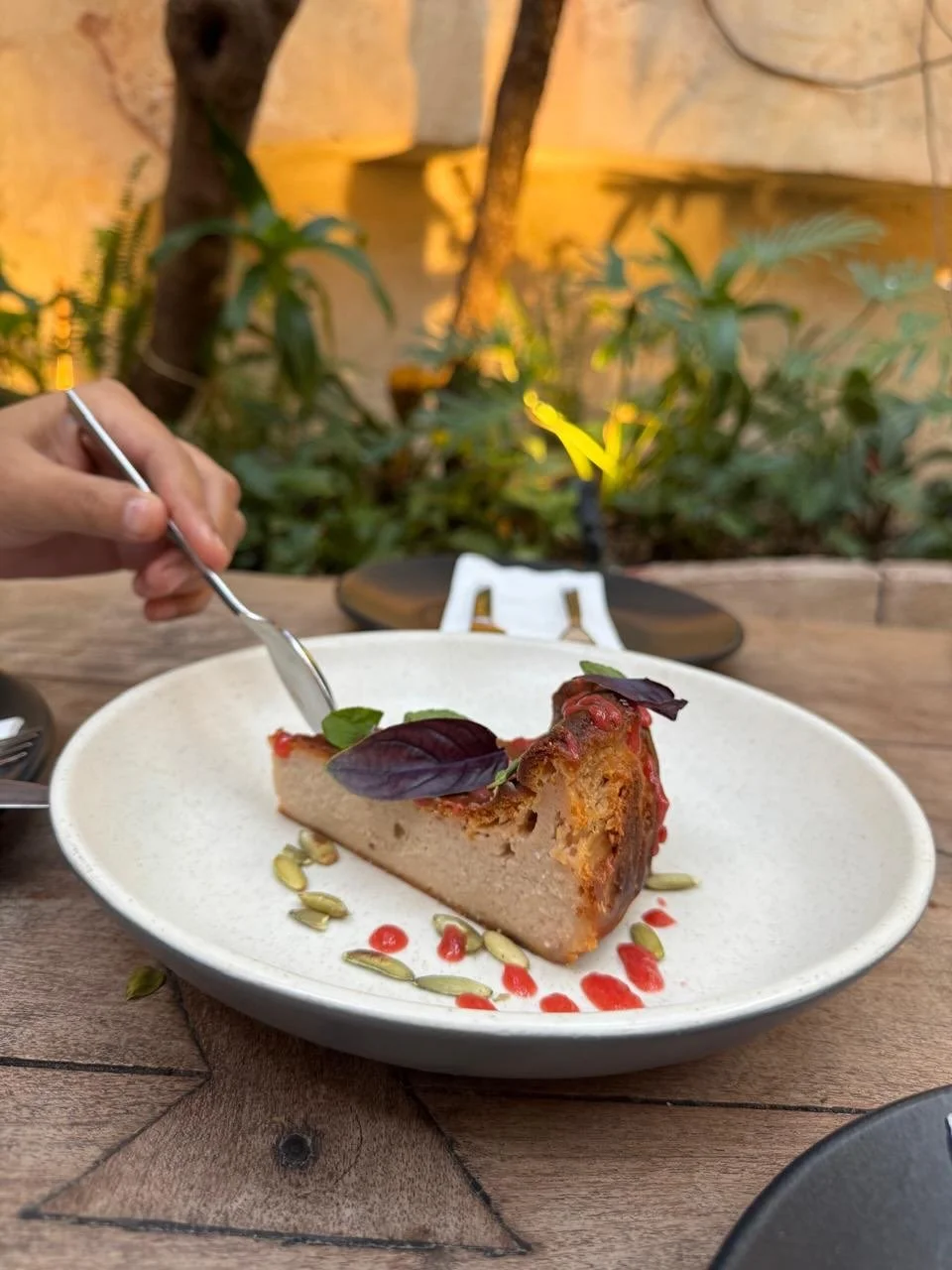 Postre especial del fin de semana 🍰
 Tarta de queso mascarpone con camote.

Quedan solo 3.
 &iquest;La compartes?

#sanmigueldeallende #postres #findesemana