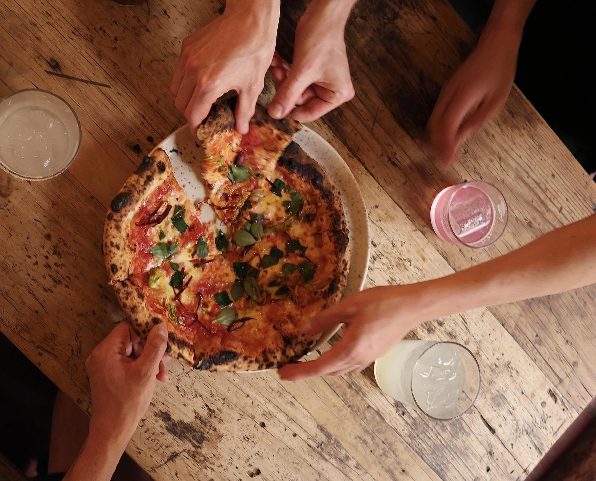 Pizza para compartir 🍕 

#bennu #sourdoughpizza #pizzainmexico