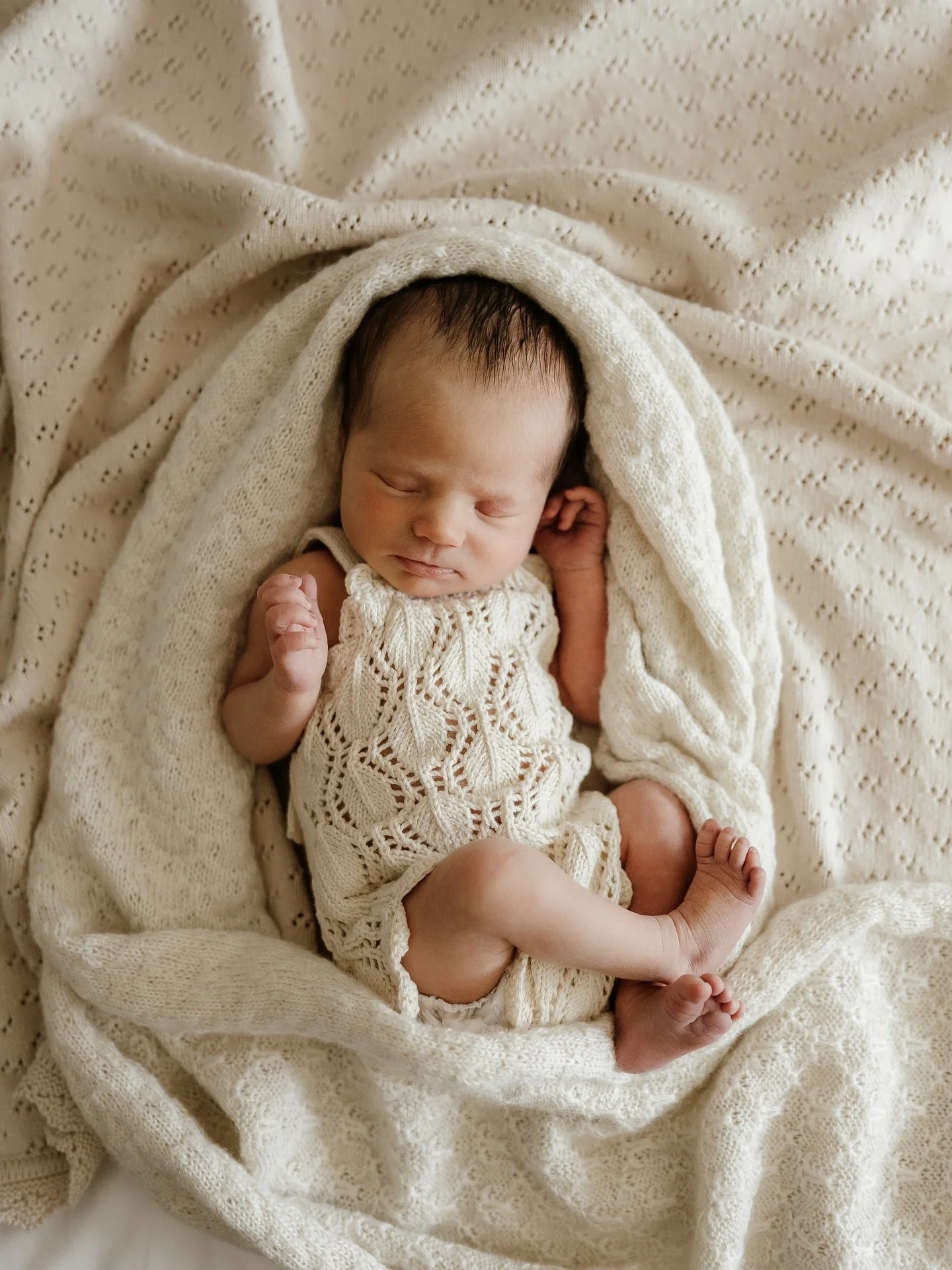 Lifestyle session with a 7 day old baby girl. Priceless moments ✨

#LifestyleNewborn #NewbornPhotography #PortlandNewbornPhotographer #BabyGirl #PreciousMoments #PortlandPhotographer #InHomeSession #NewbornSession #FamilyPhotography #VancouverNewborn