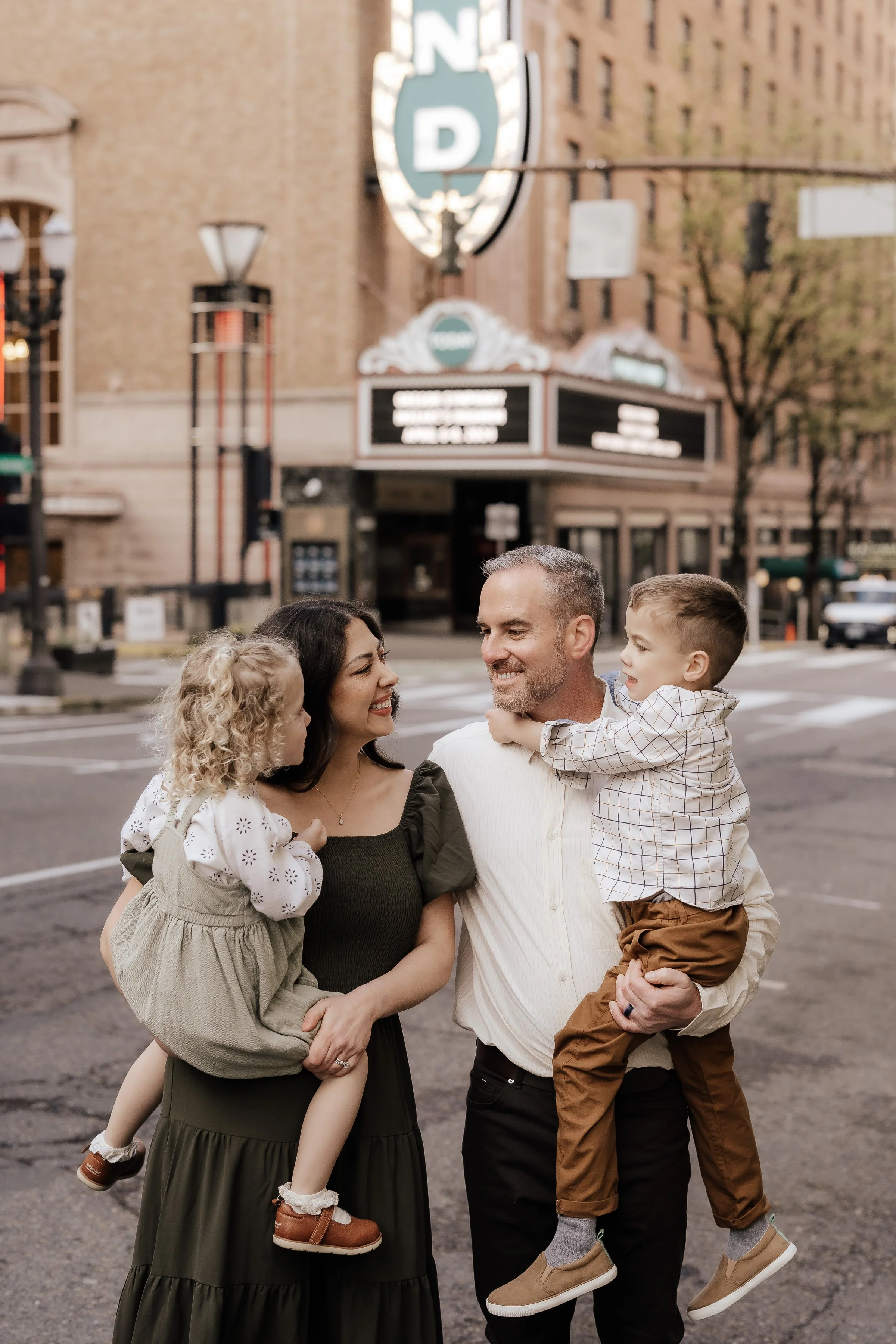 Family Photo Sessions in Portland: A Calm, Natural Experience