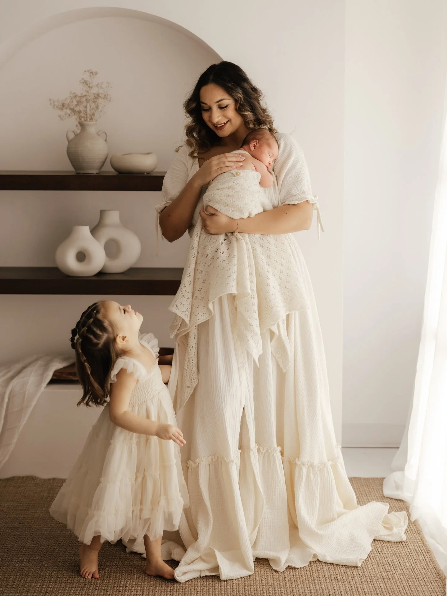 Those first family moments don&rsquo;t need to be perfect.
They&rsquo;re real, emotional, and sometimes messy &mdash; and that&rsquo;s exactly what makes them meaningful 🤍#portlandnewbornphotographer
#newbornandfamily
#newborngirl
#firstdays
#newbor