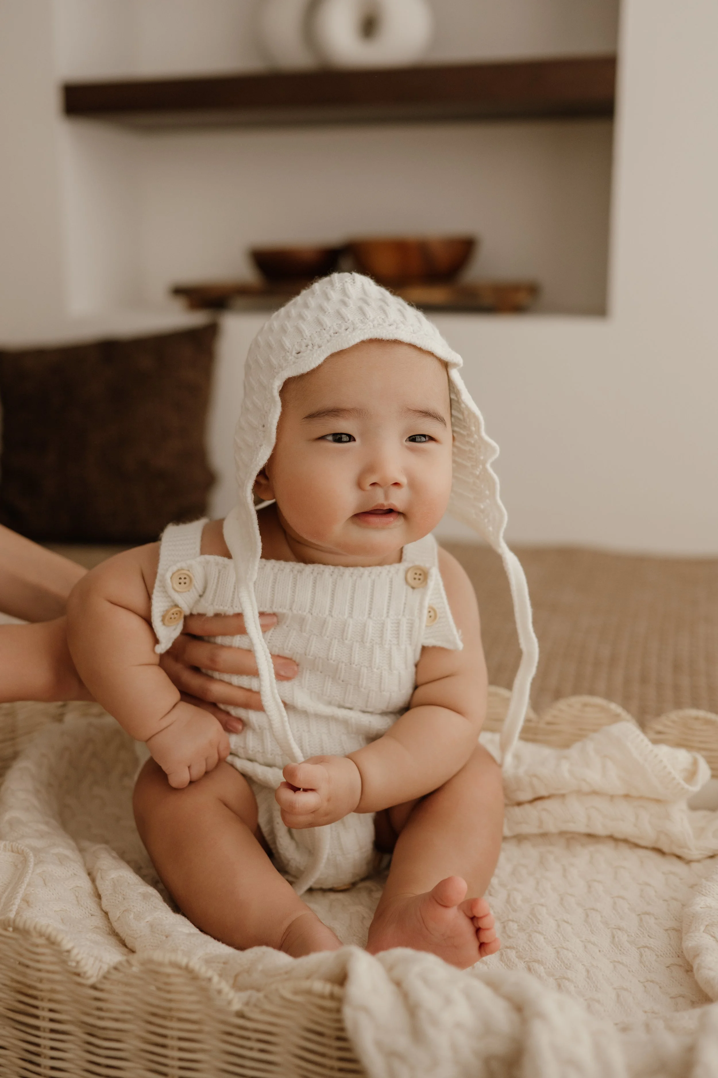 Milestone Sessions: Simple Portraits Focused on Your Baby