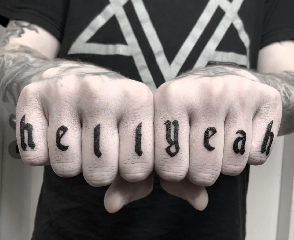 sormi tatuointi finger tattoo text teksti