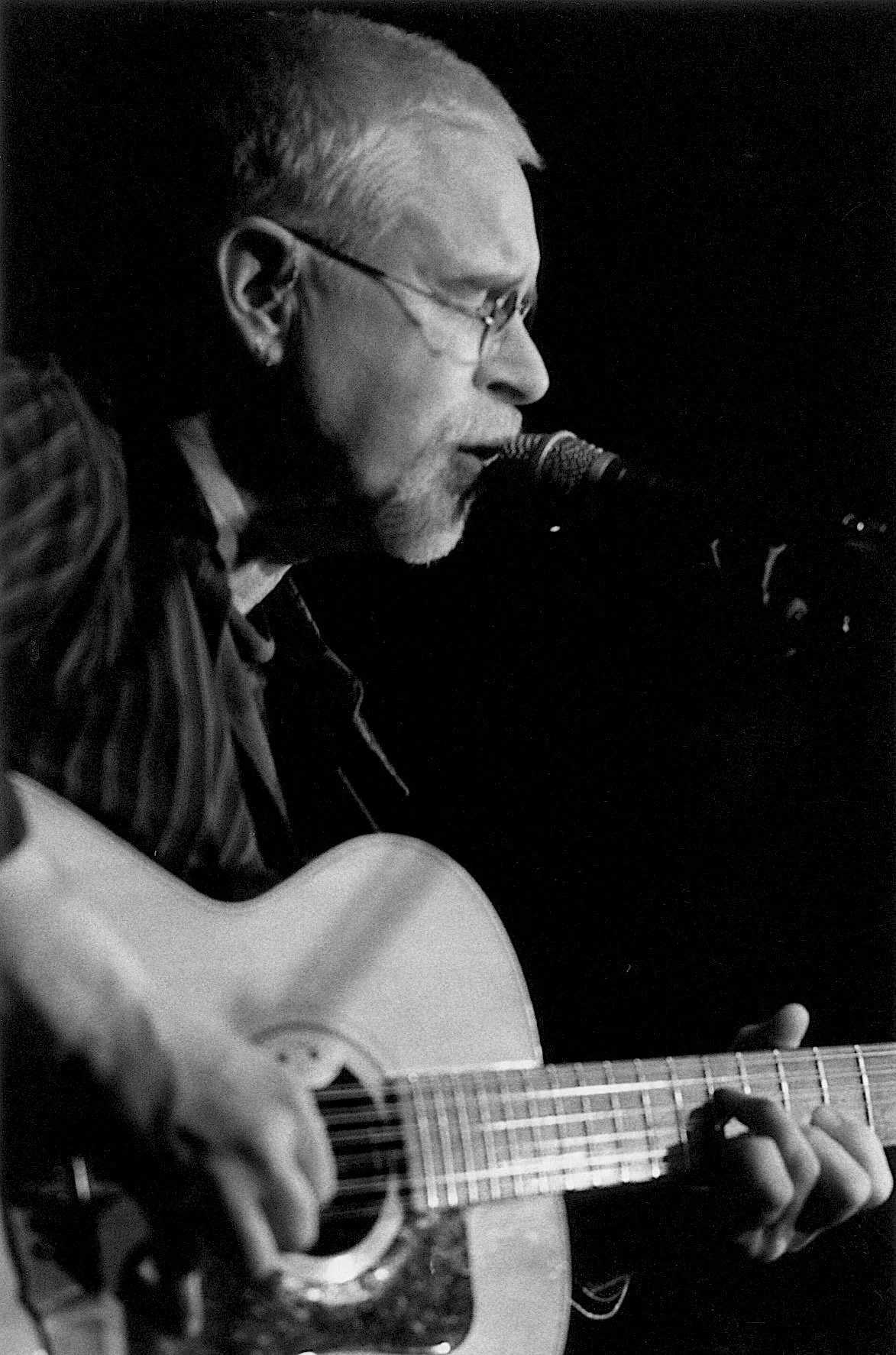 Bruce Cockburn Wow Hall 04_03.jpg