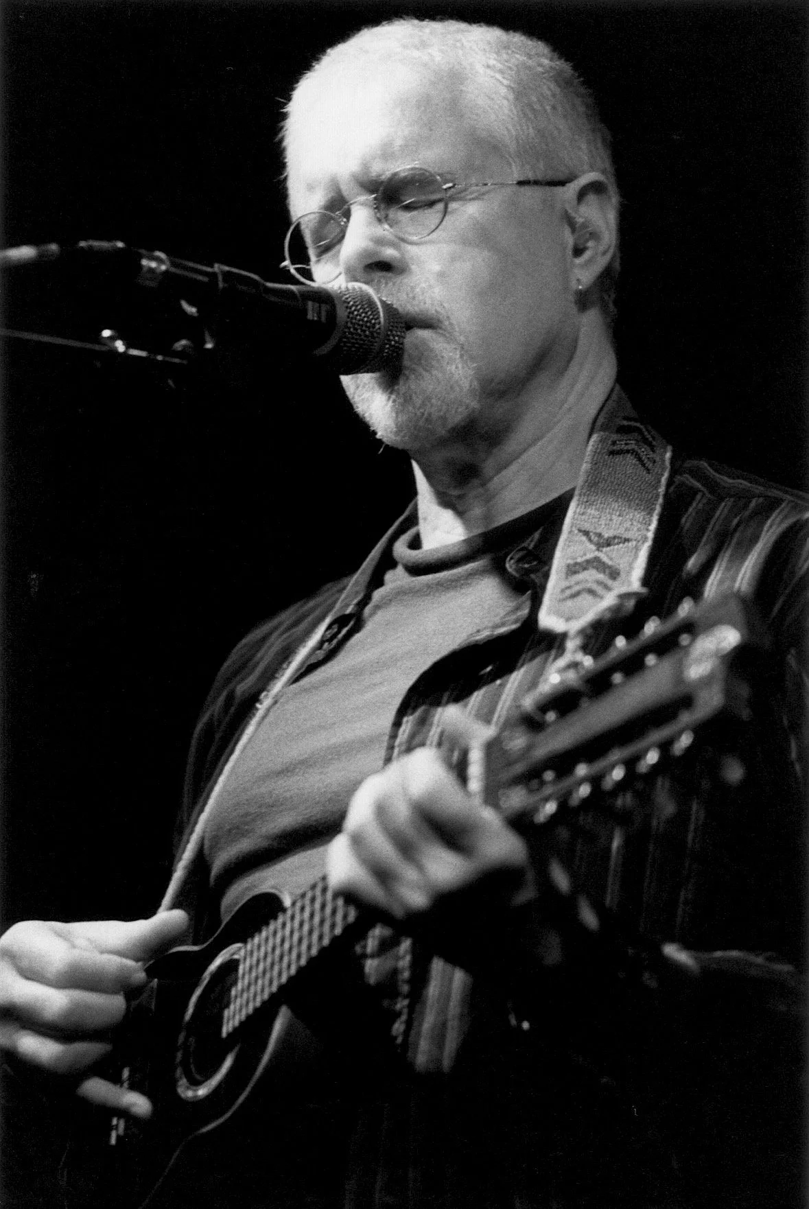 Bruce Cockburn WOW Hall 04_02.jpg