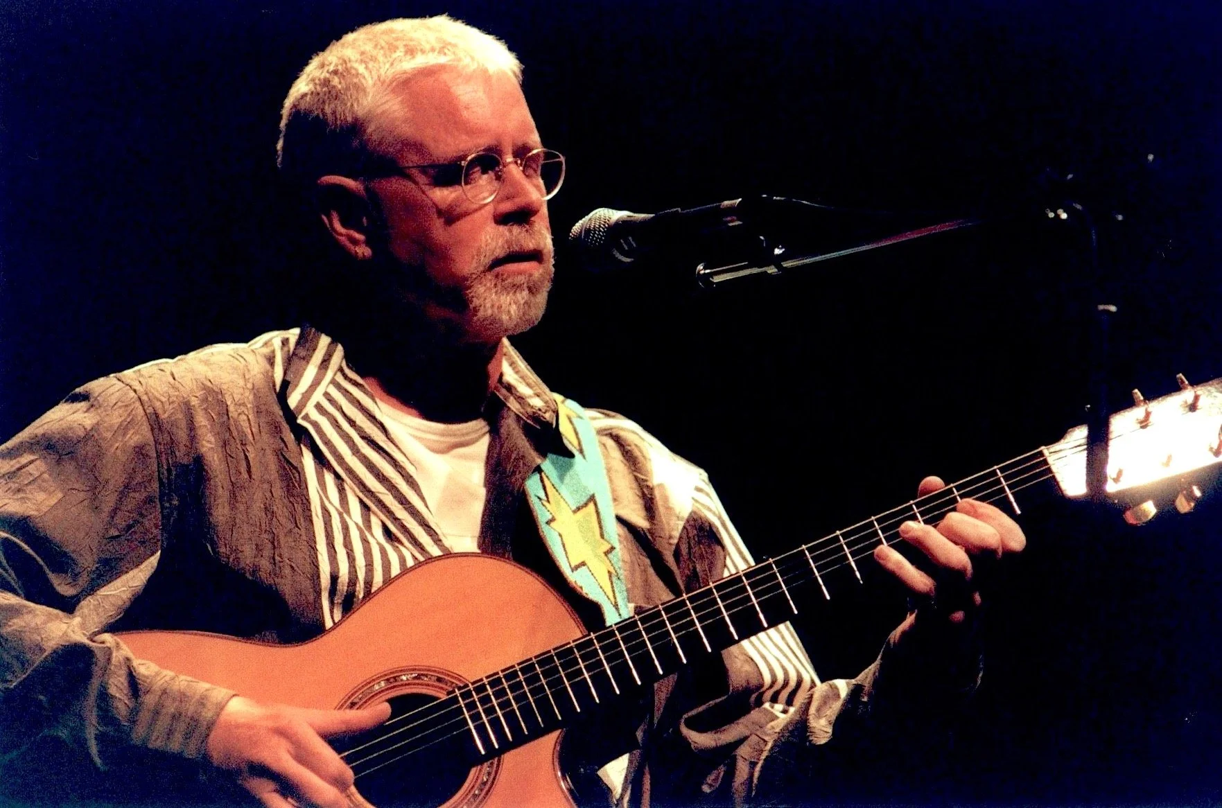 Bruce Cockburn Aladdin Theatre 04_01.jpg