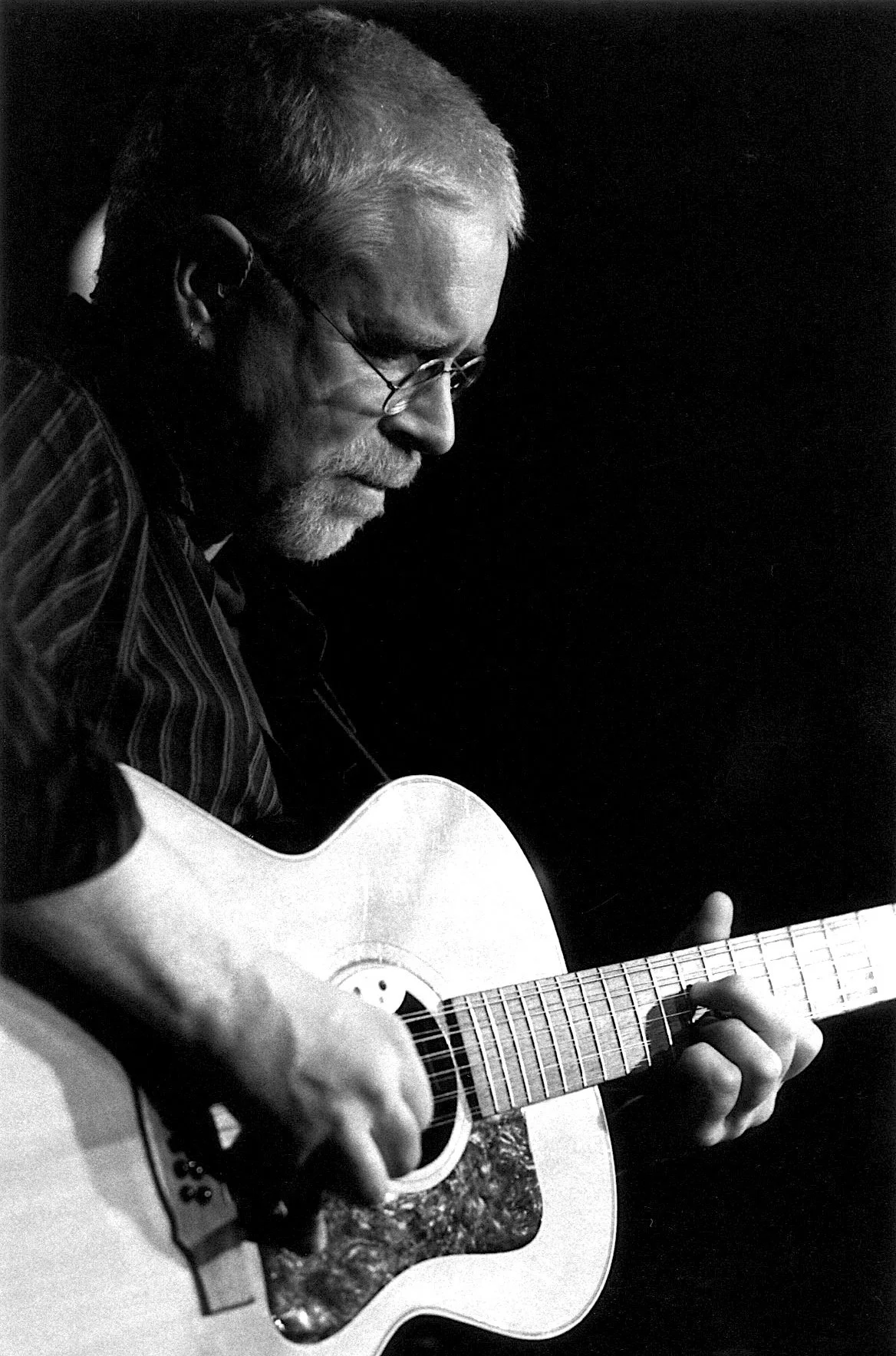Bruce Cockburn WOW Hall  04_01.jpg