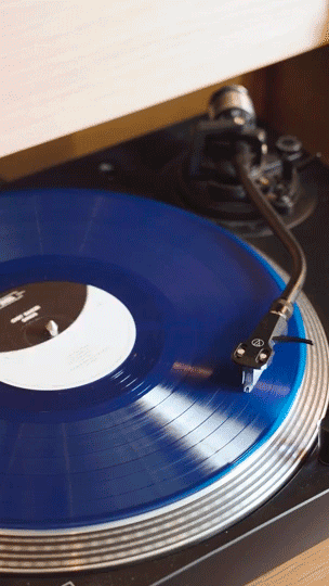 KLOE_INT_ROOM-TO-LISTEN_0101.gif