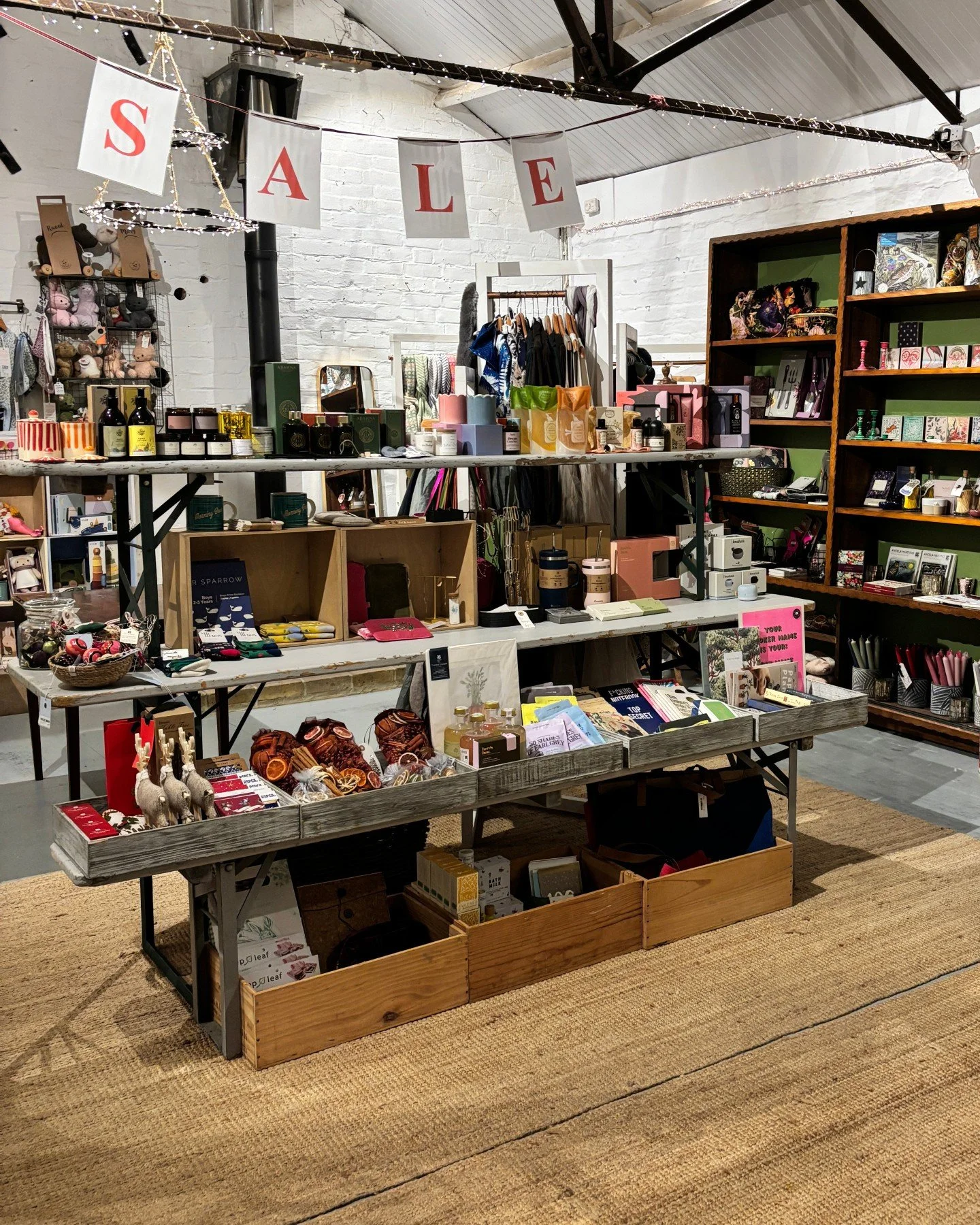 Happy New Year - and we're back open! The sale starts today and we've rearranged the rest of the shop too...the Christmas House has become a Home House! 

Looking forward to getting back to normal and seeing you all soon 🥰

#theinneryard #independen