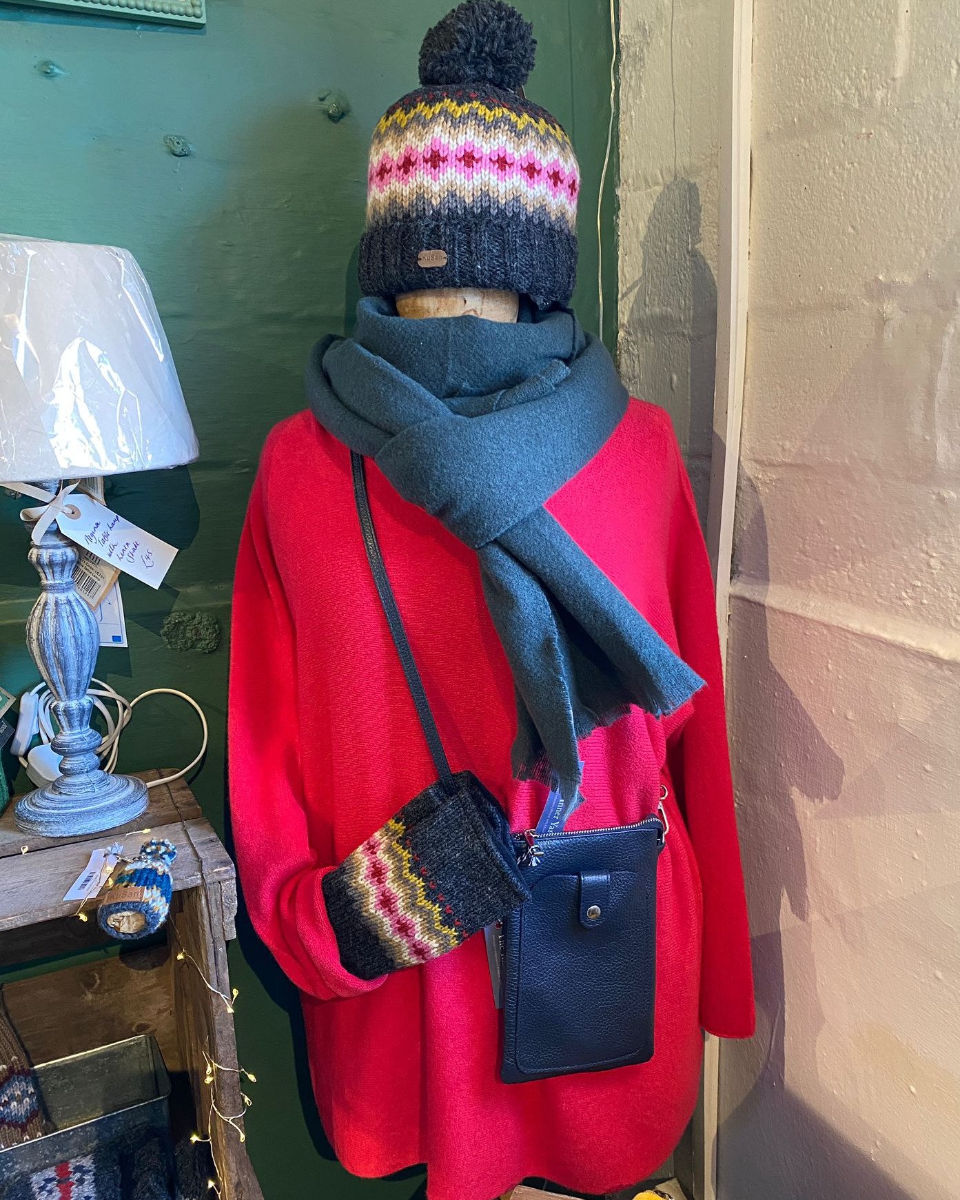 Deborah has been busy today redressing the shop dummys (they really do need names!). This one is looking very winter chic in her colourful knitwear 🥰

#theinneryard #independentgiftshop #shoplocaldevizes #smallshoplove #devizes #wiltshire #indiedevi