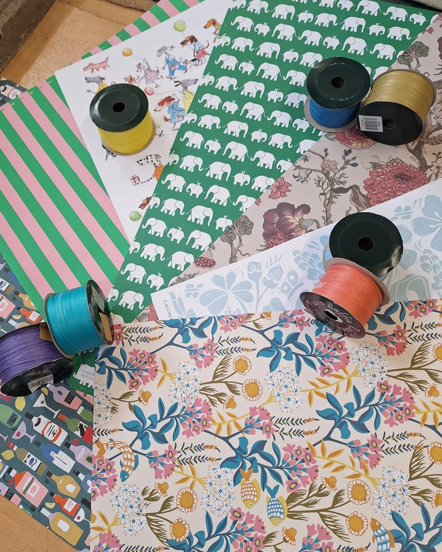 The excitement of a new wrapping paper delivery (Liz's favourite day!!). 🎁

#theinneryard #independentgiftshop #shoplocaldevizes #devizes #wiltshire