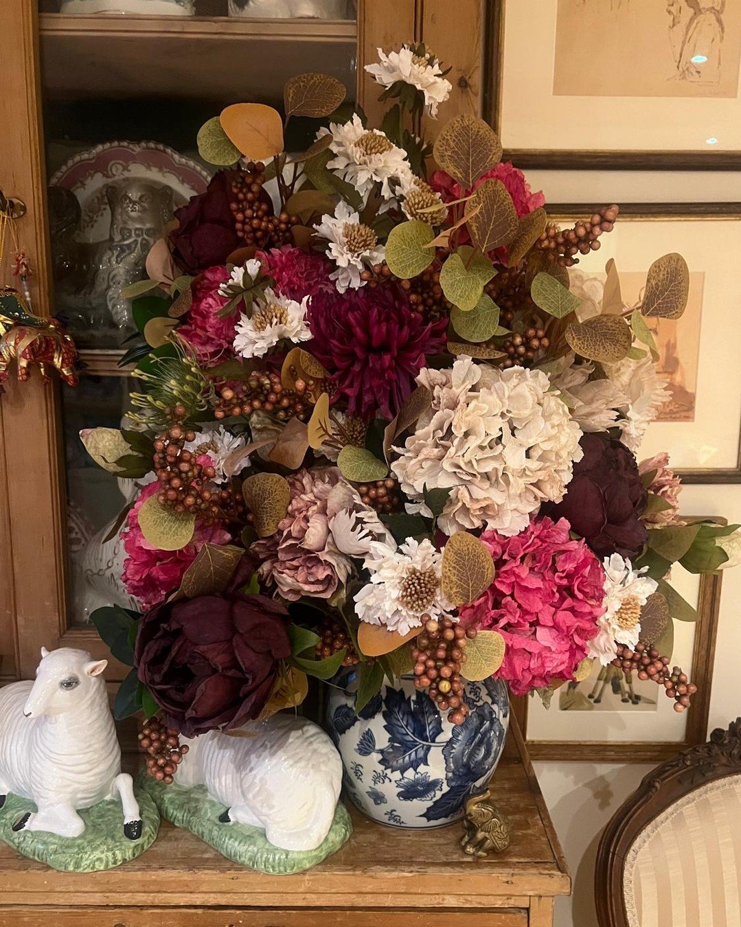Happy Saturday! We love getting pictures of our products in your houses - how beautiful is this vase of our fabric flowers 🥰 

PS. Do tag us in if you've made a purchase and are happy for us to reshare - we love a good nosy! 

#theinneryard #indepen