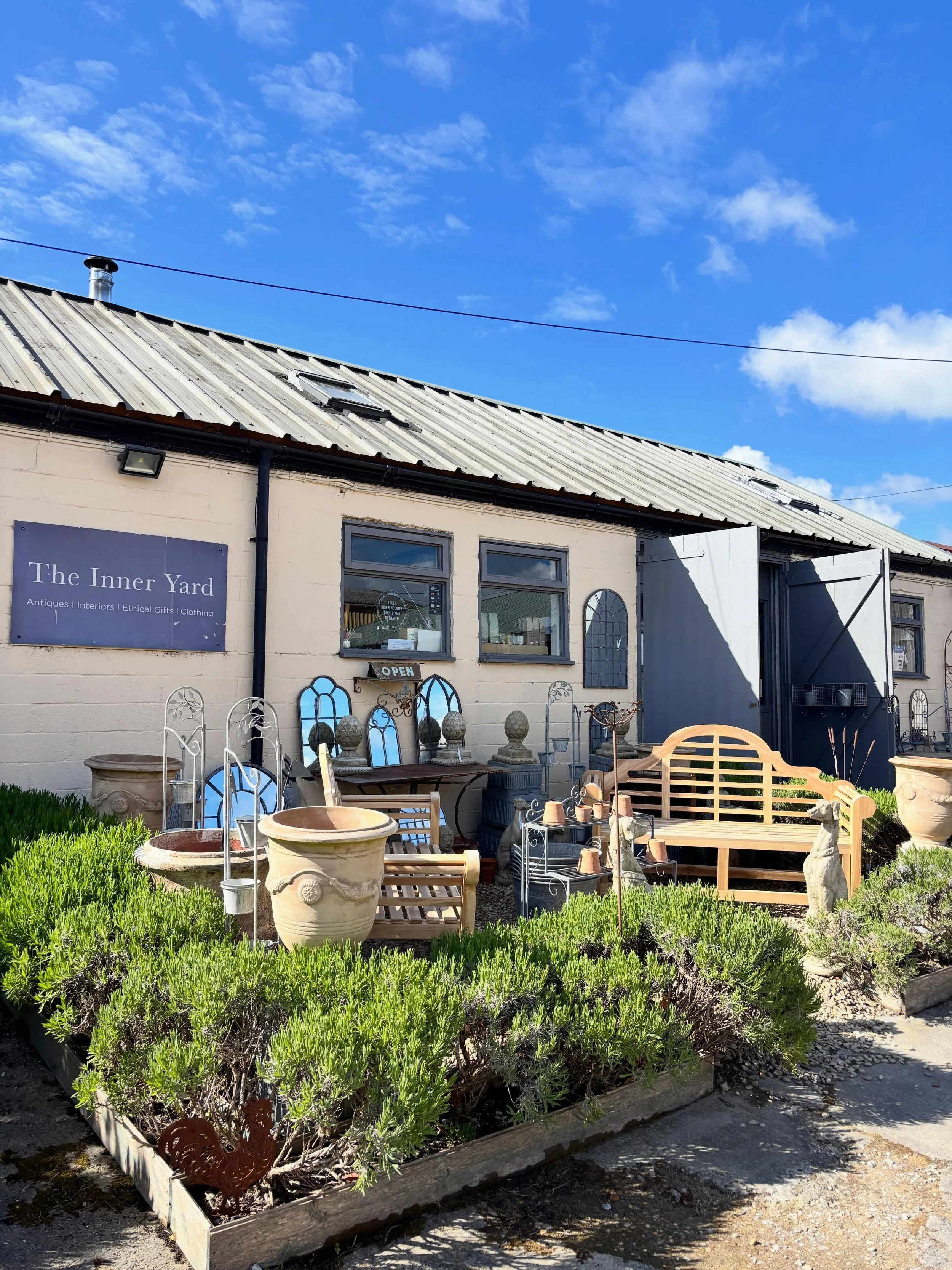 When you have a shop that used to be an old dairy - it may look beautiful outside but inside it&rsquo;s still rather chilly! 🥶 

#theinneryard #independentgiftshop #shoplocaldevizes #devizes #indiedevizes