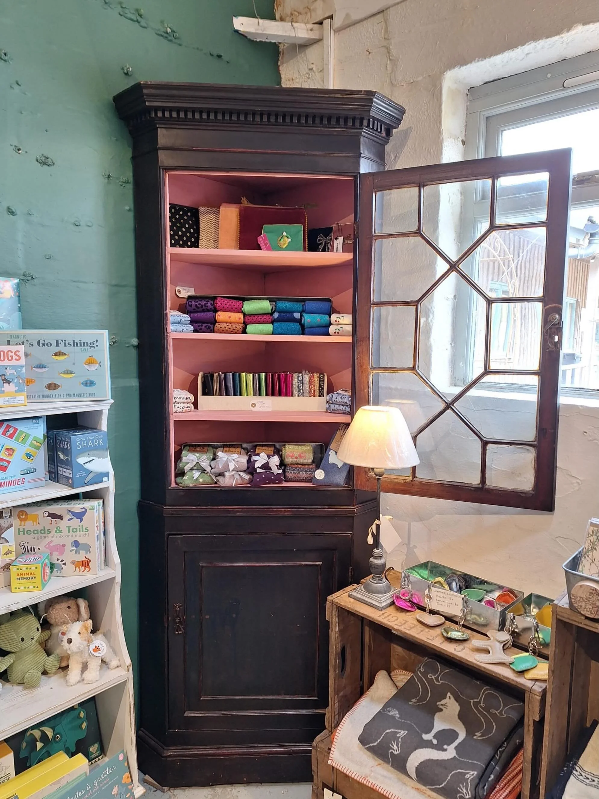 Beautiful new corner cupboard just in - it fits perfectly in this corner (do you think Beth will notice if we take the price tag off and try not to sell it 😬😂)

#theinneryard #independentgiftshop #shoplocaldevizes #devizes #indiedevizes