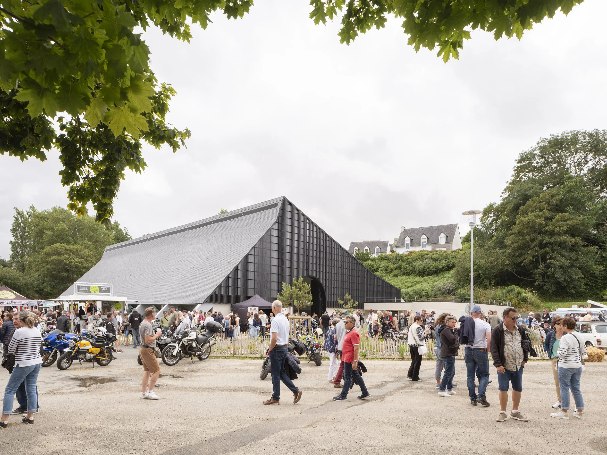 05-LE PARVIS@Célia Uhalde.jpg