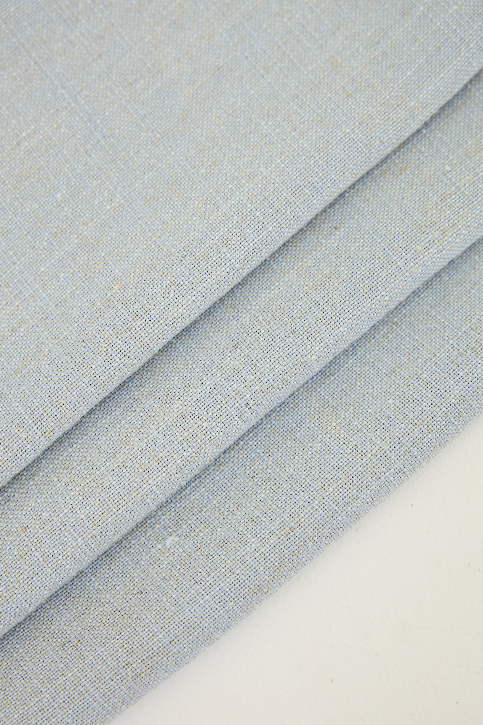 clementine-runner-blue-linen-suby-studio-detail.jpg