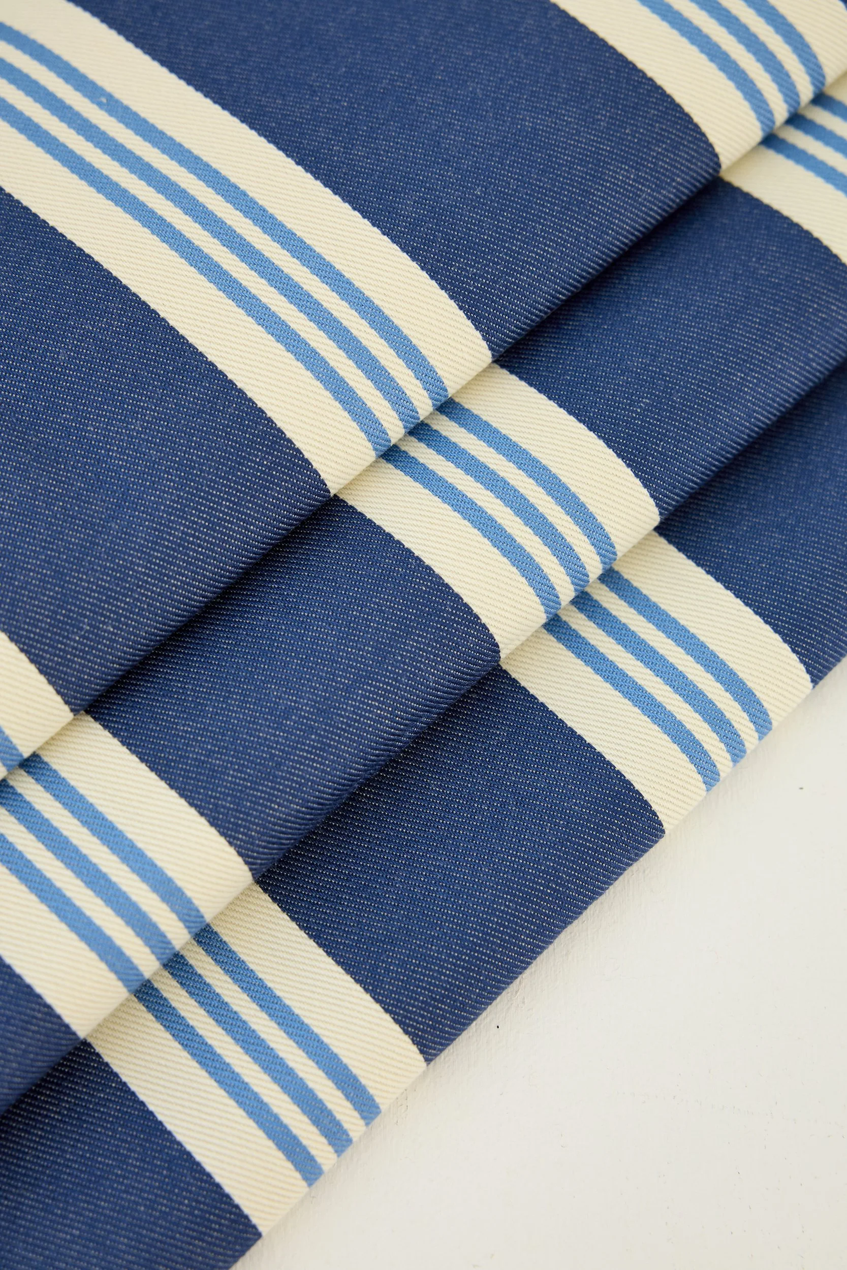la-mer-tablecloth-blue-stripe-suby-studio-detail.jpg
