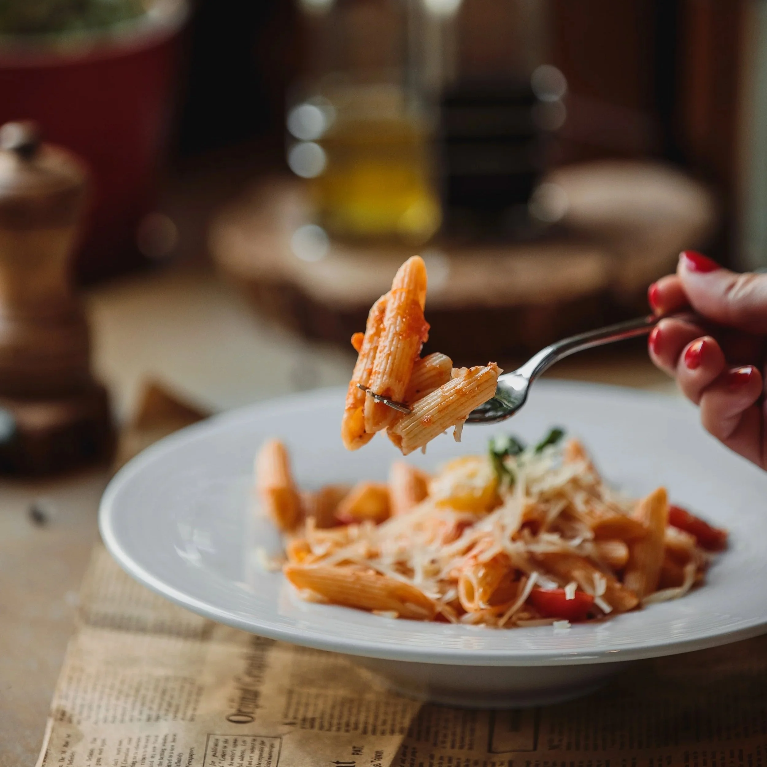 Why Vacation Food Doesn’t “Hit” the Same: The Stress-Hormone Reason You Feel Fine on Holiday… and Crappy at Home