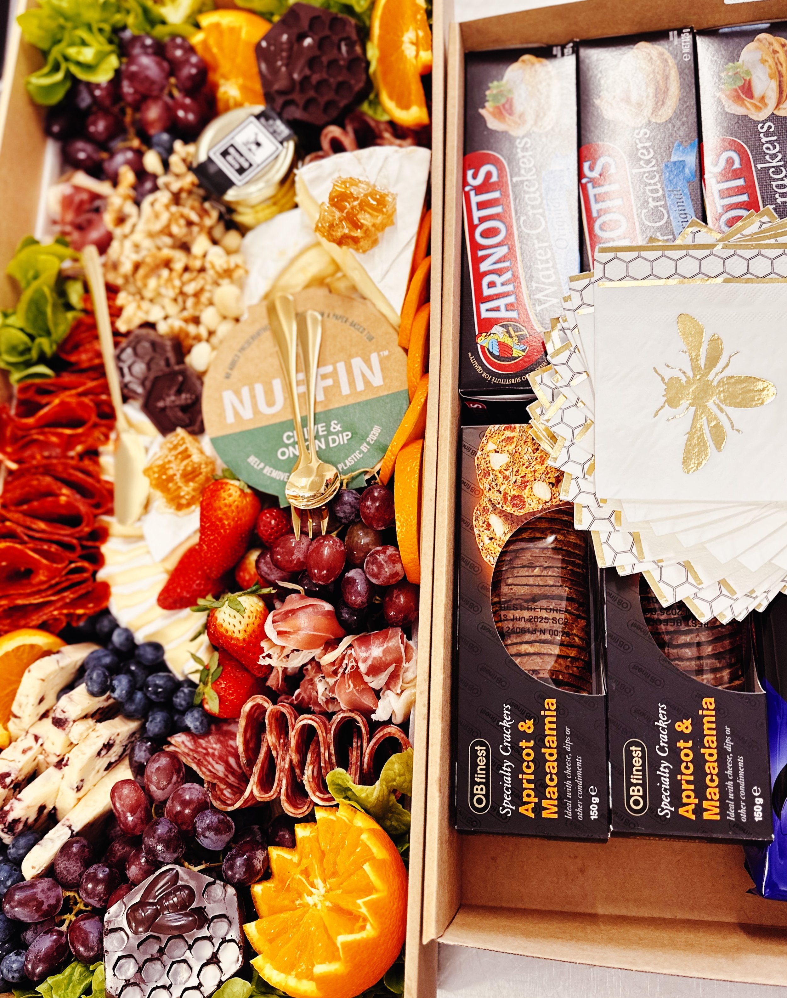10-12 serve Graze box