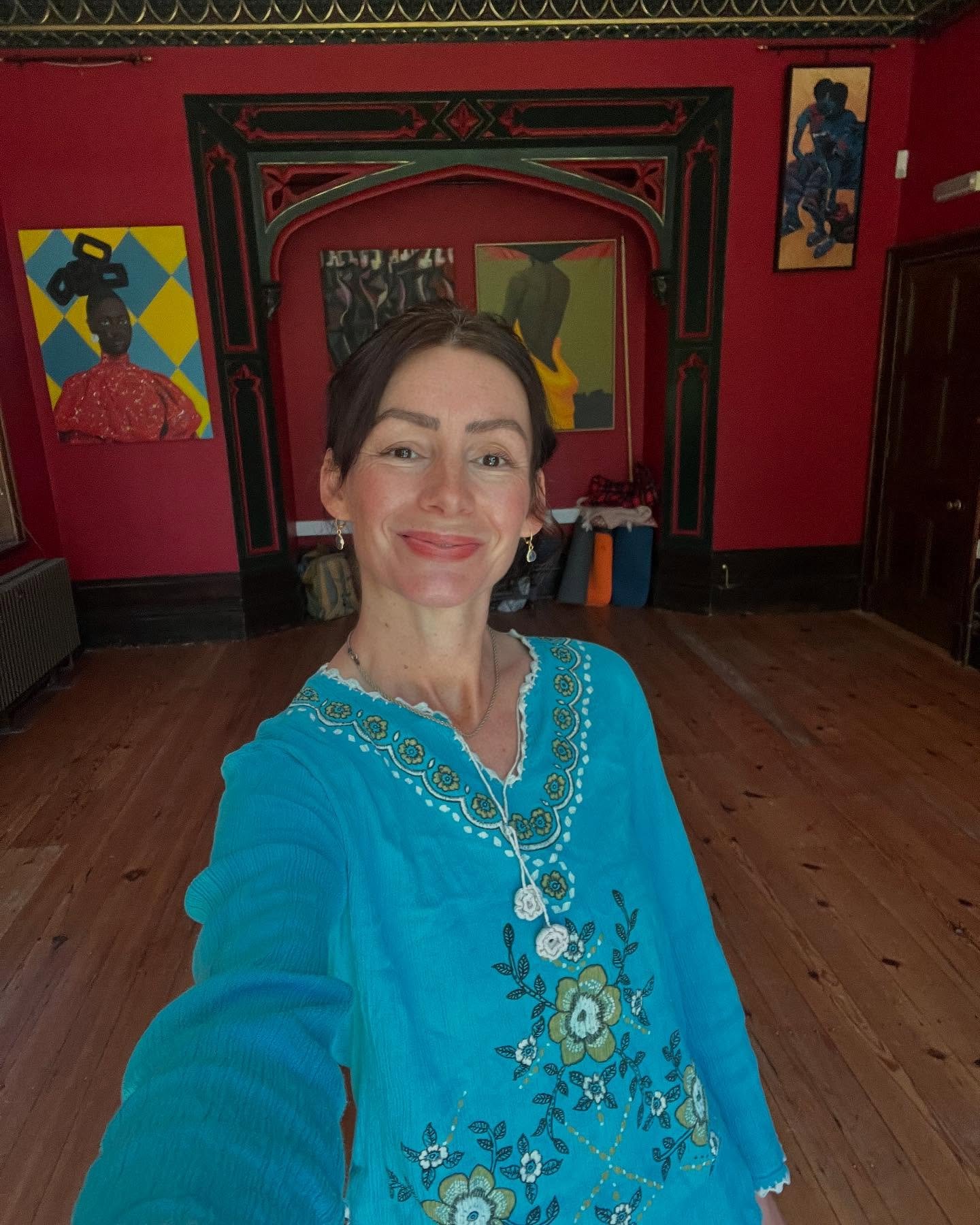 The vibes were immaculate at my first regular class in the bigger room @didsburyparsonage ✨🌳 - Scroll to get a load of those refracted colours from the stained glass windows 🤩🌈

The perfect place to regulate your nervous system, feel more connecte