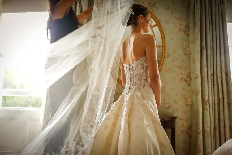 UK wedding photography by Brett Harkness