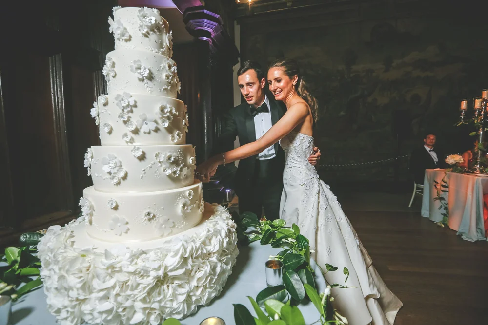 Hampton Court Palace wedding photography by Brett Harkness