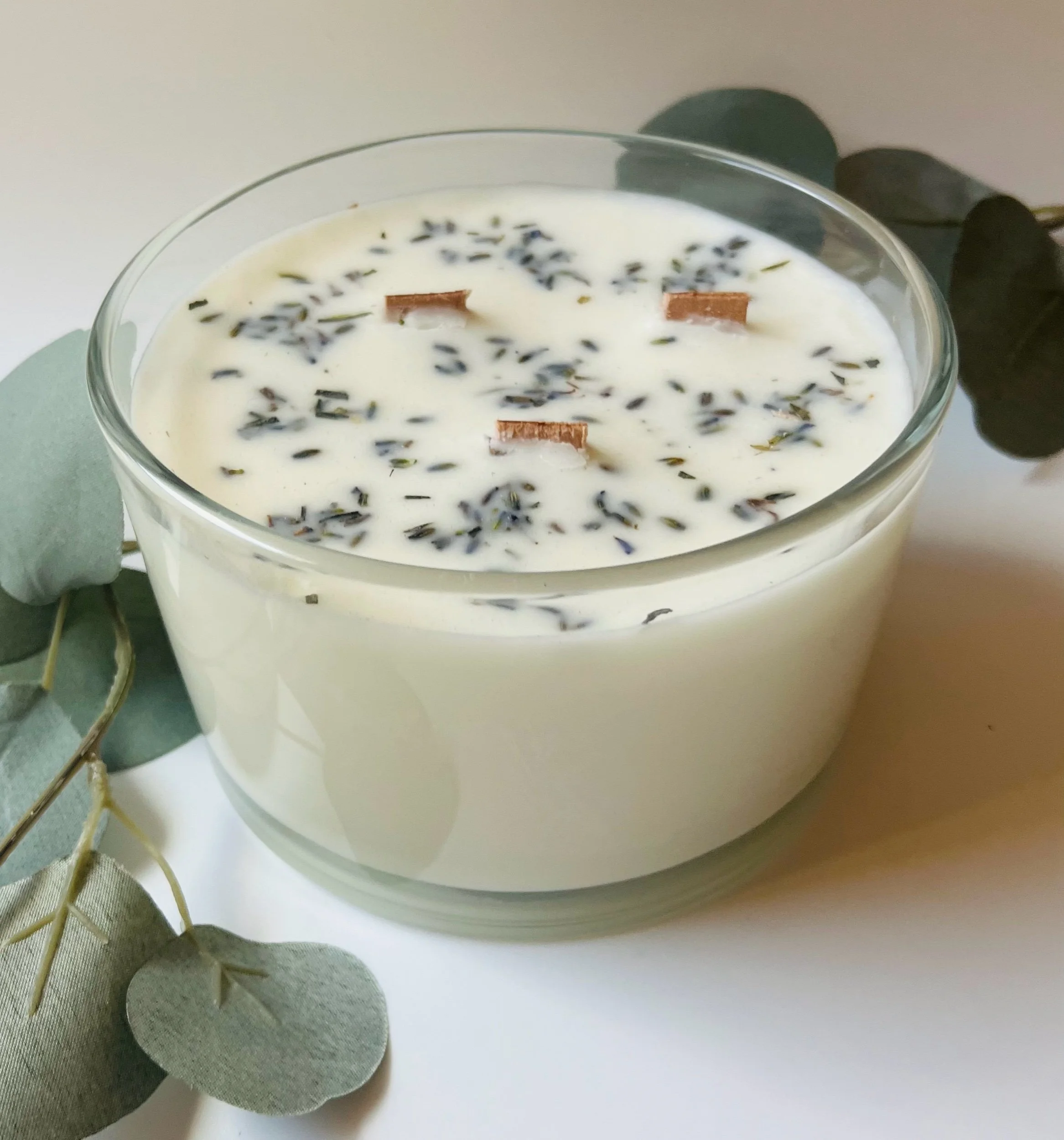 large 3 wick candle with wood wick; good candle for gifting