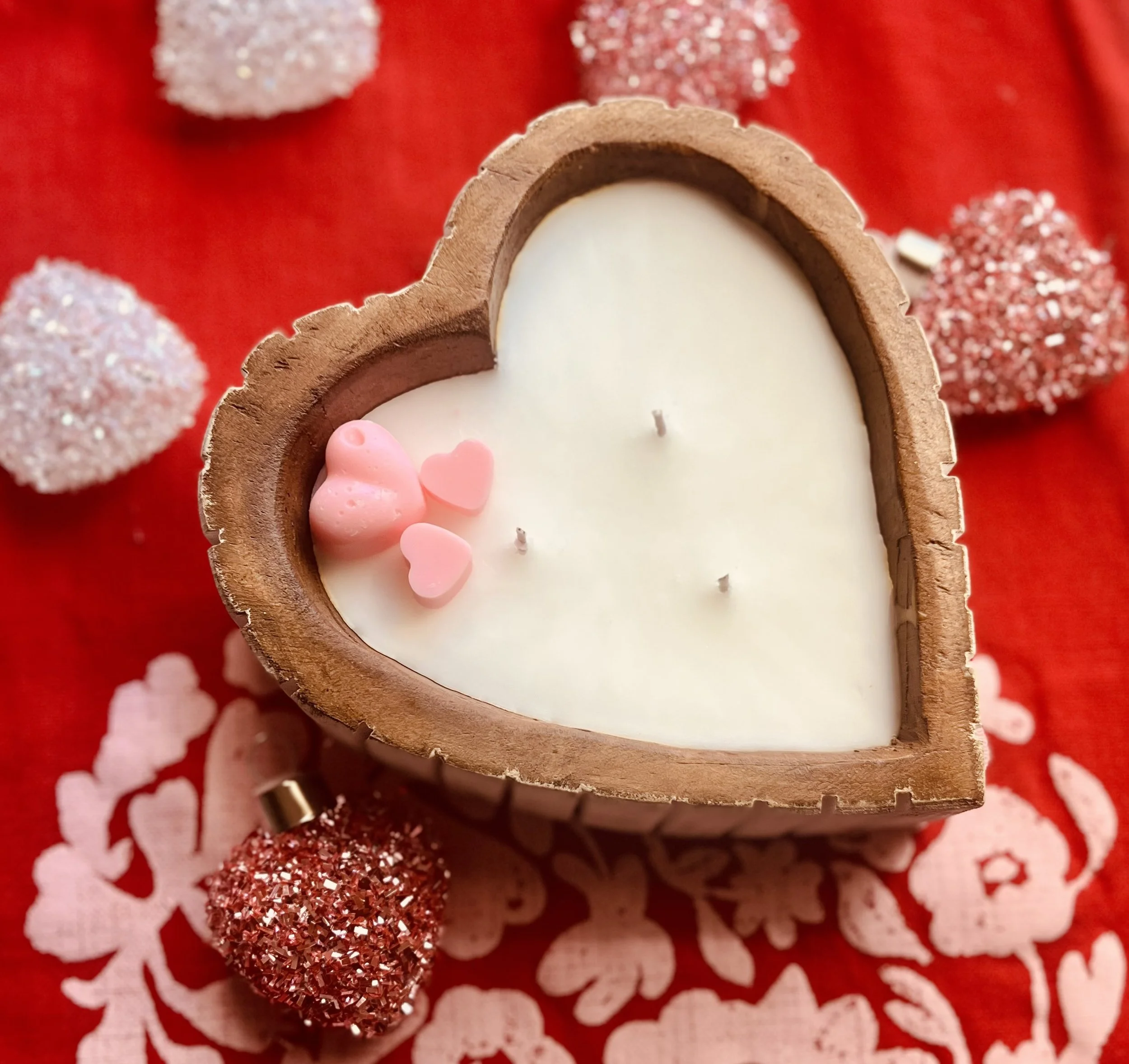 heartshaped bowl with chapagne scented wax